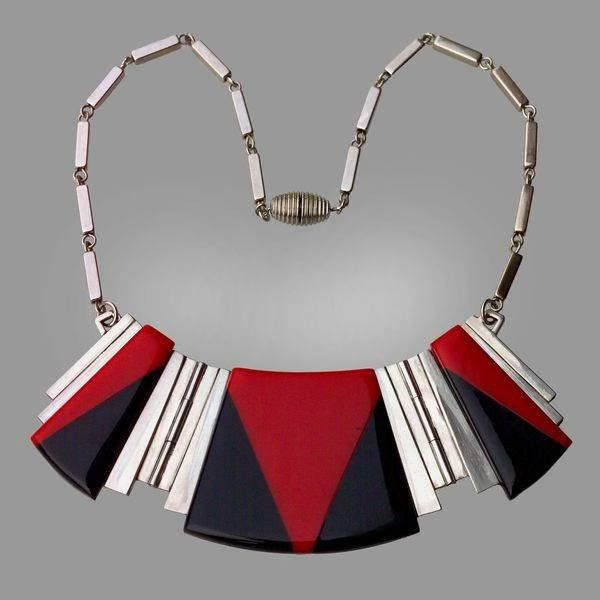 Collier Art Déco Années 1930 En Verre Coloré Et Métal Chromé - Attribué à Jakob Bengel - Longueur 43 Cm