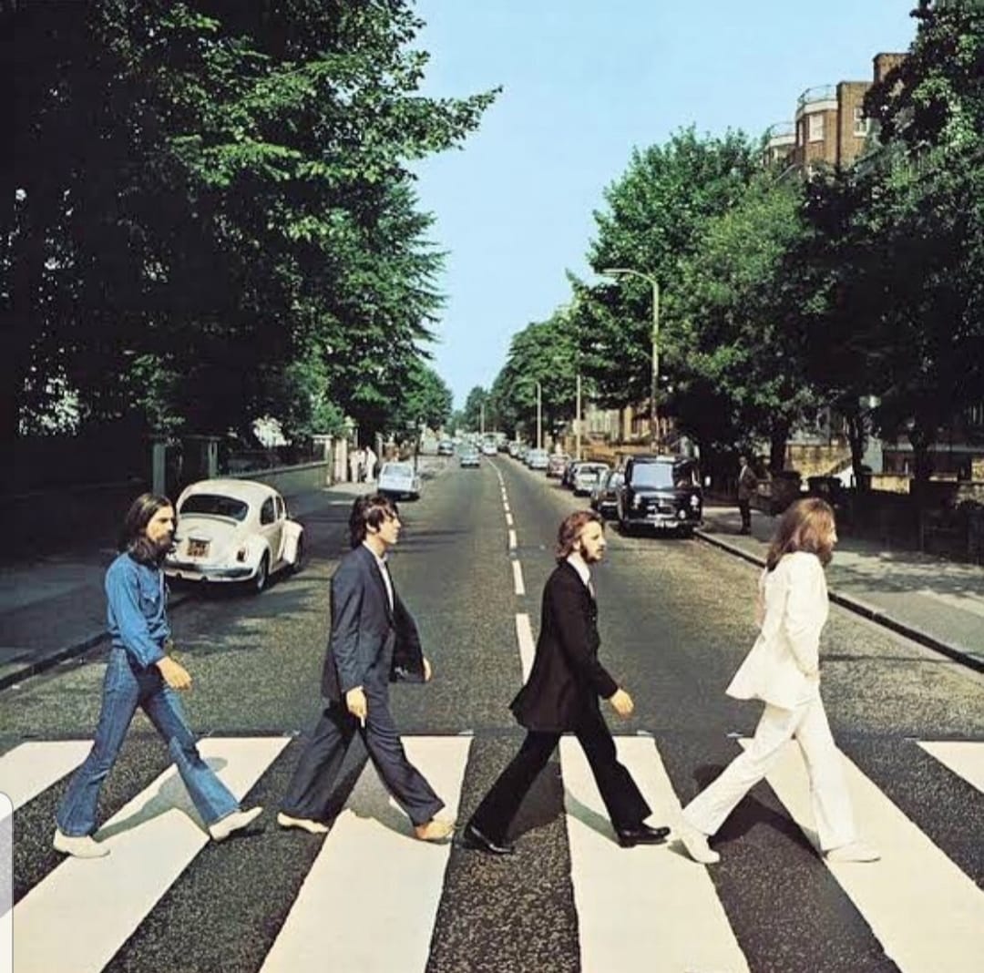 Red Hot Chili Peppers crossing Abbey Road in 1988