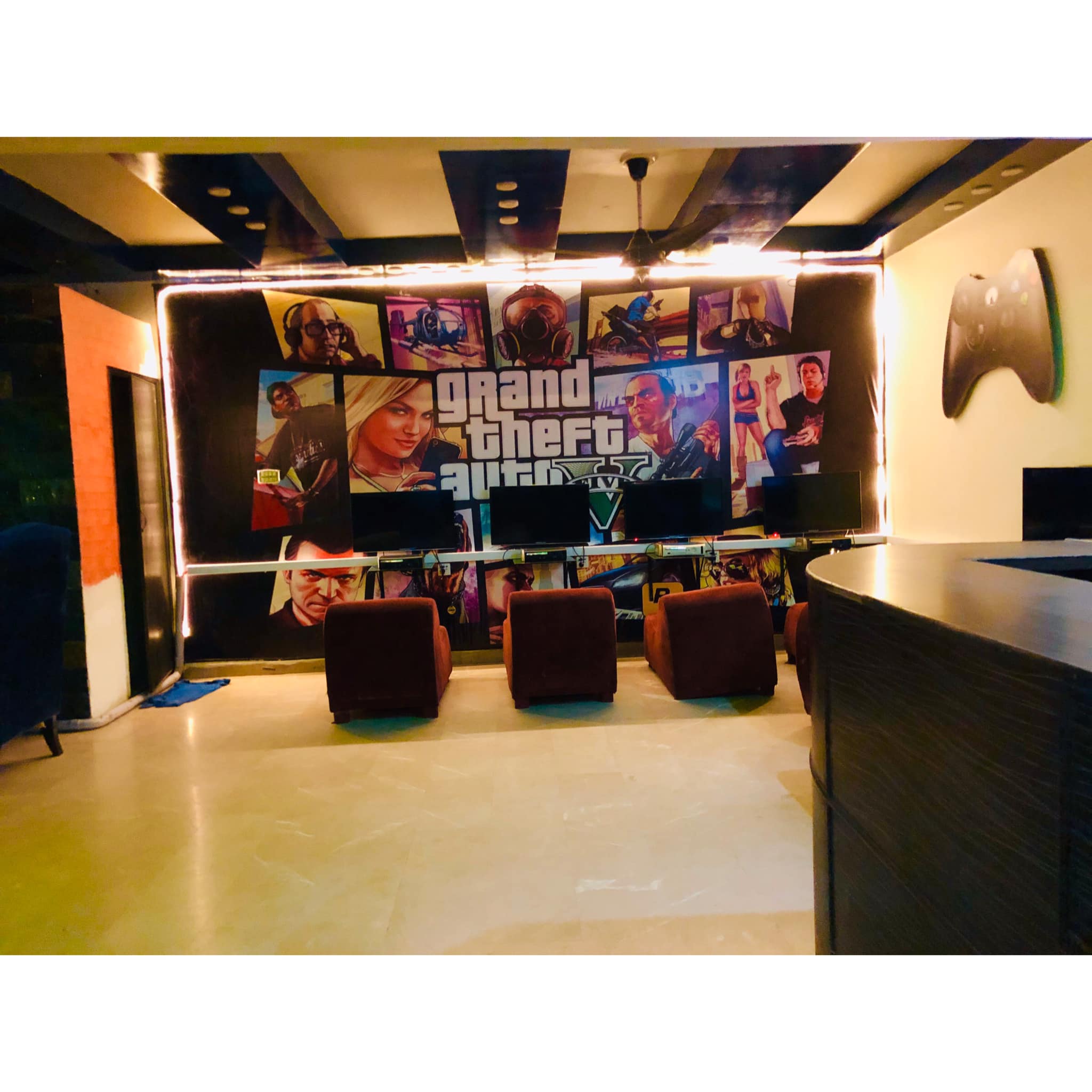 The matrix lounge is reopened. Come... - The Matrix Lounge