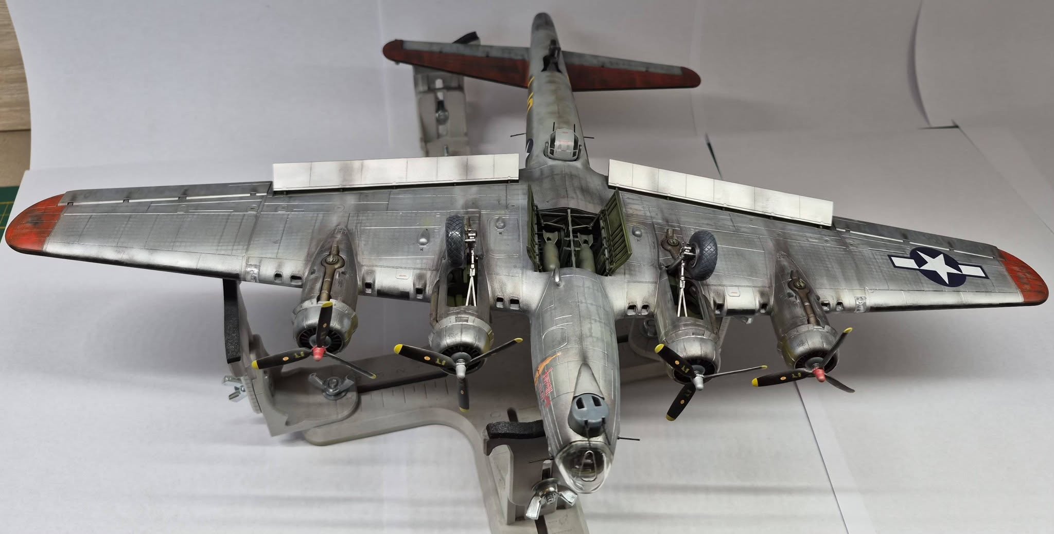 B-17G Flying Fortress model build review