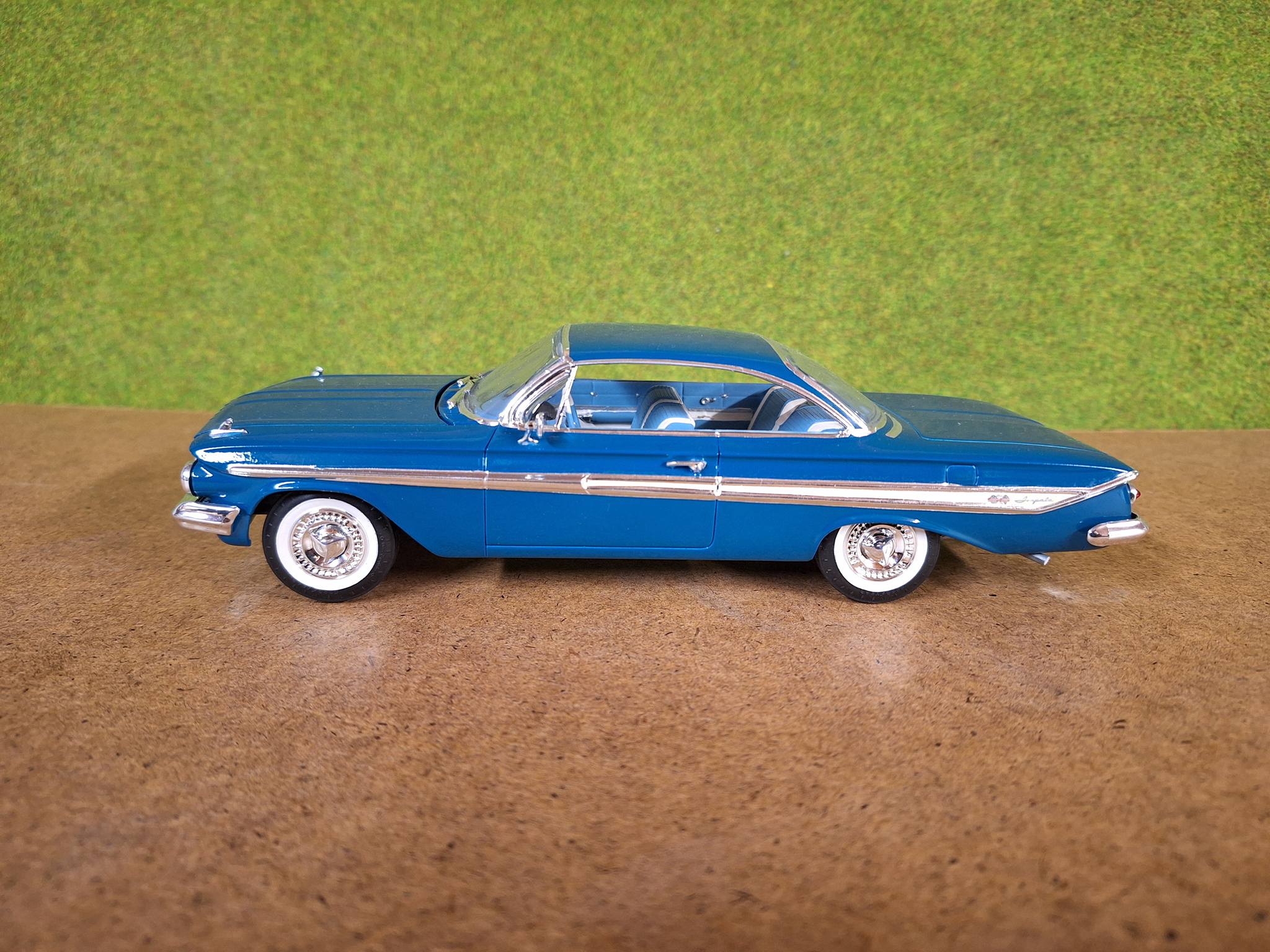 What is the Lindberg 1961 Chevy Impala SS 409 model kit?