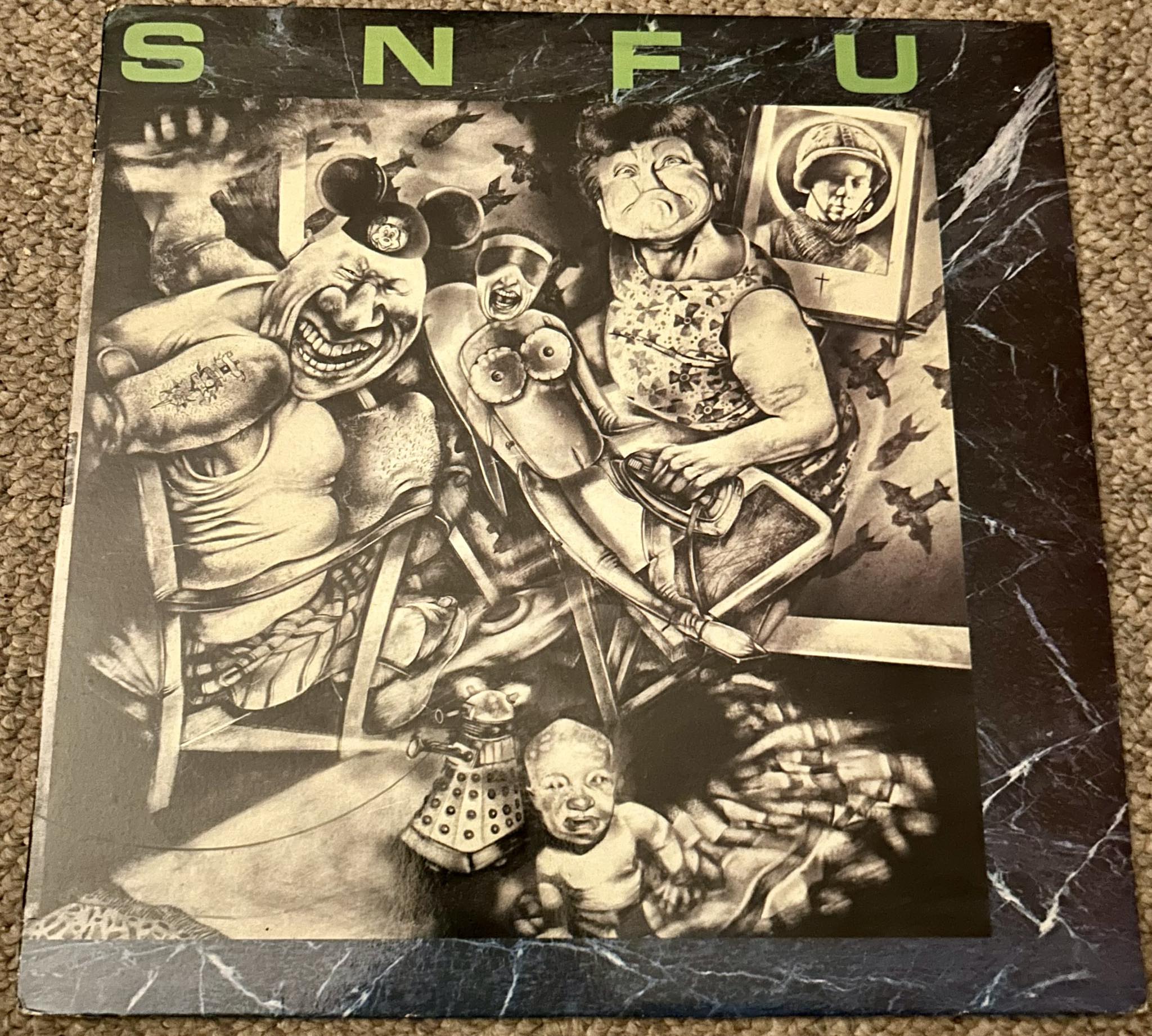 1st release by SNUFF on Destroy Tapes in 1989. Great punky stuff.