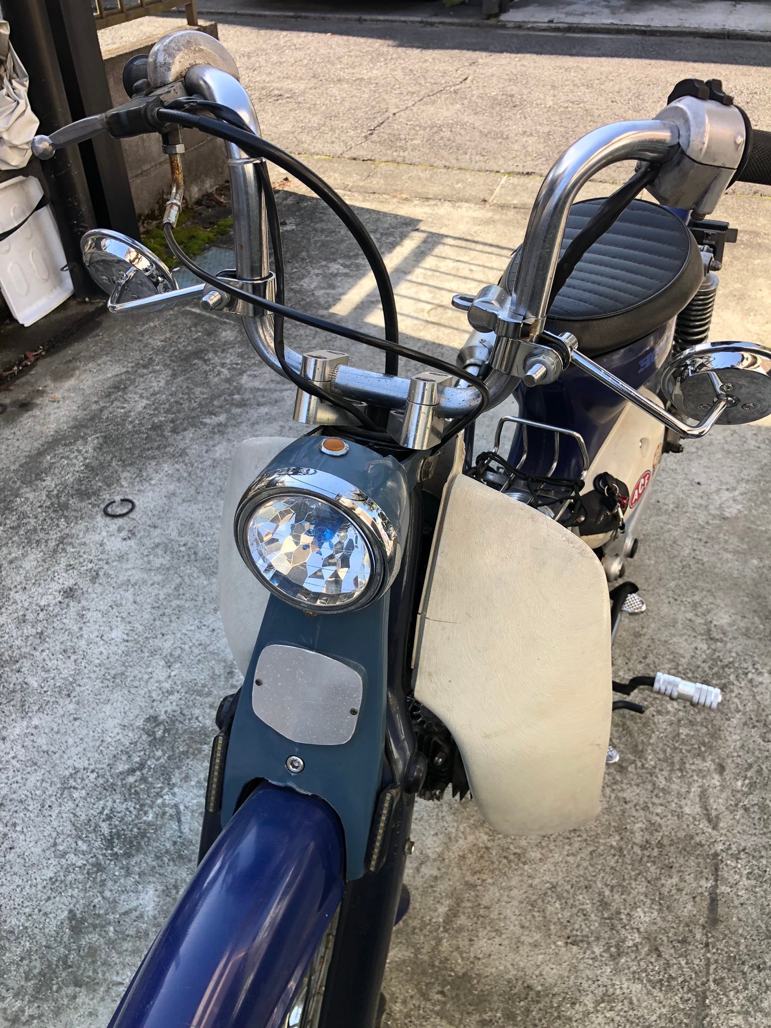 左右下側ミラーが短くて見えずらいw