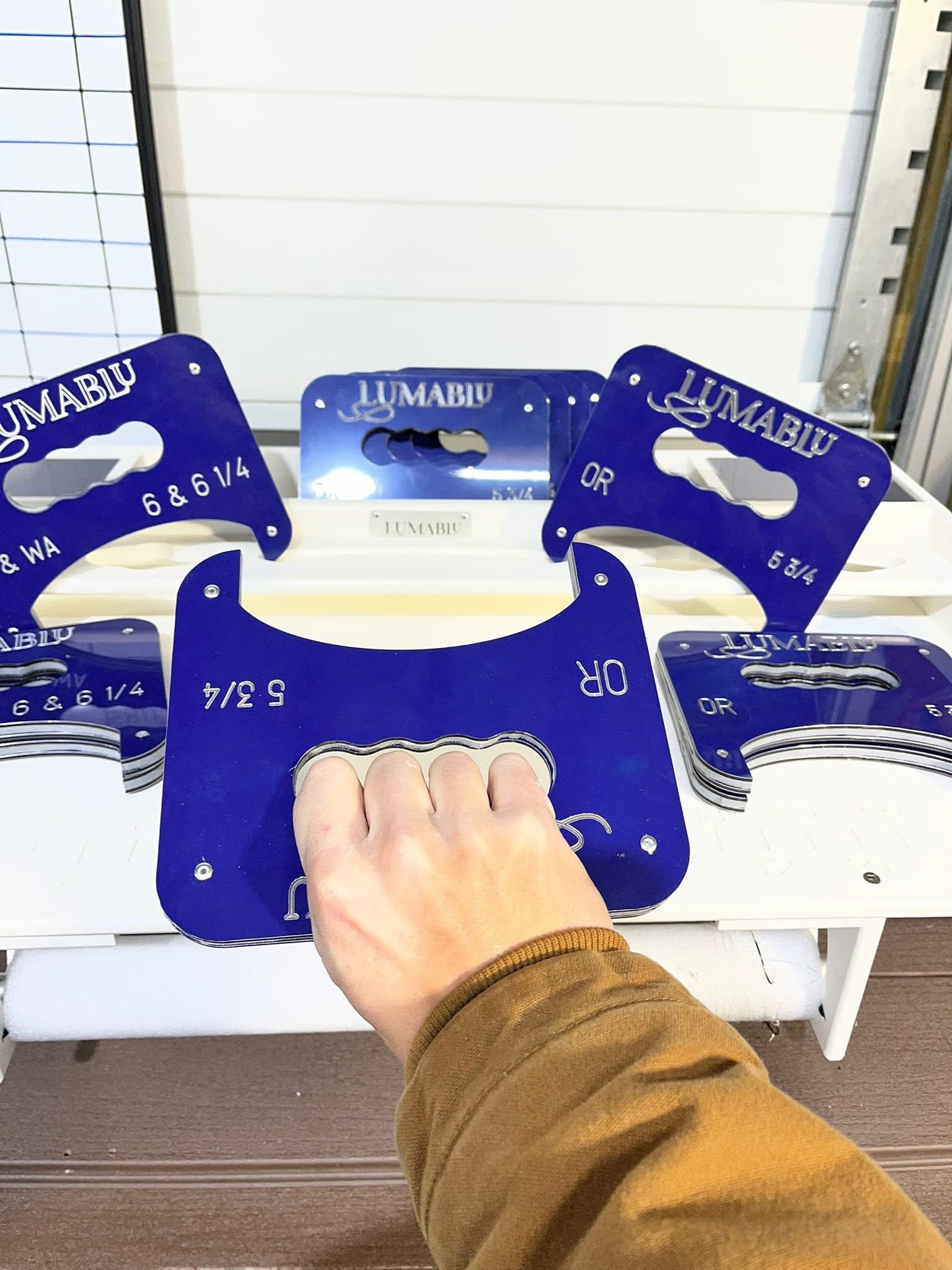 crab gauge tackle box Danielson Clam & Shrimp Designed to quickly determine whether a crab is a keeper or needs to go back Kathfly 4 Pcs Dungeness Crab