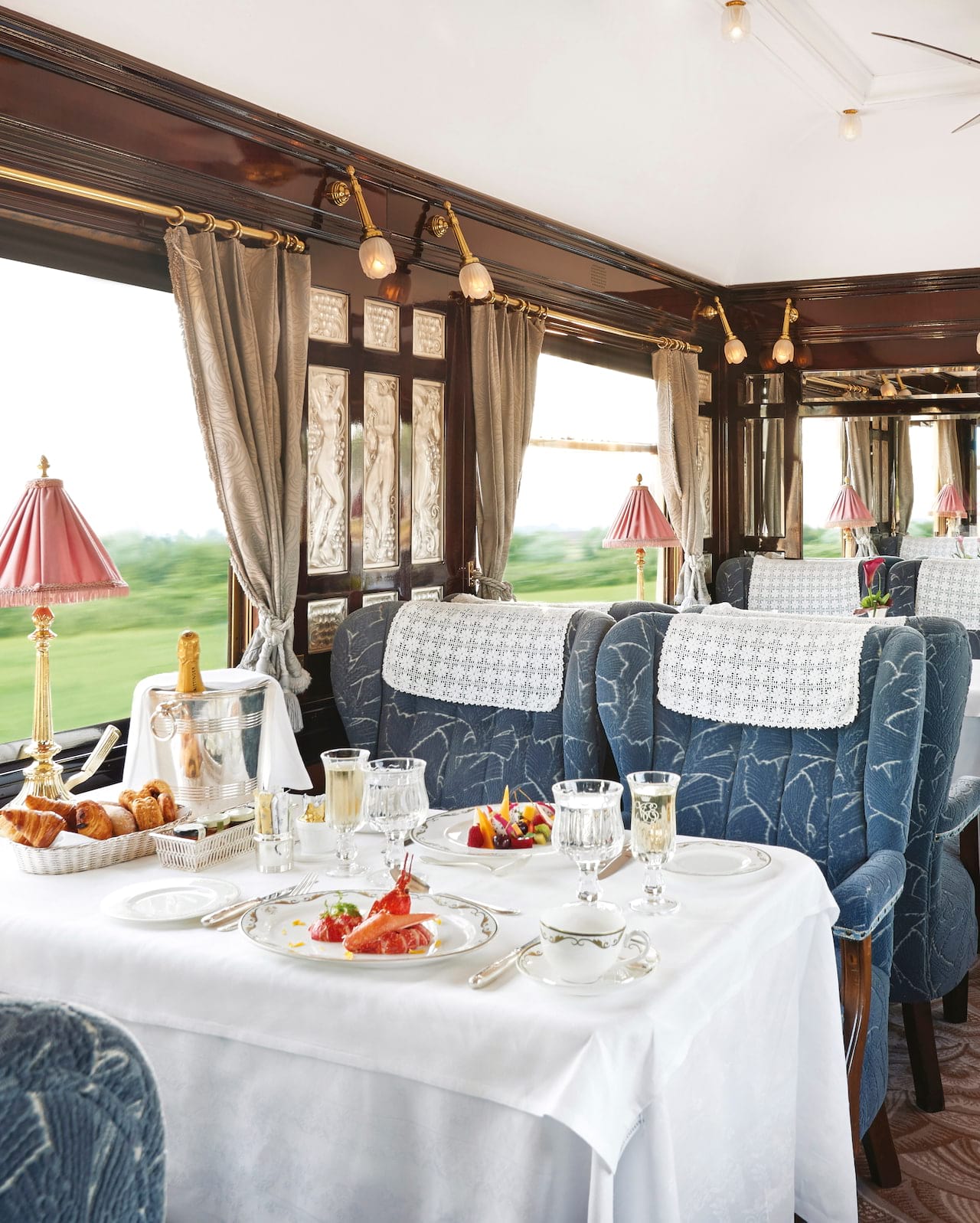 GOBBO SALOTTI - La carrozza ristorante del mitico Orient...