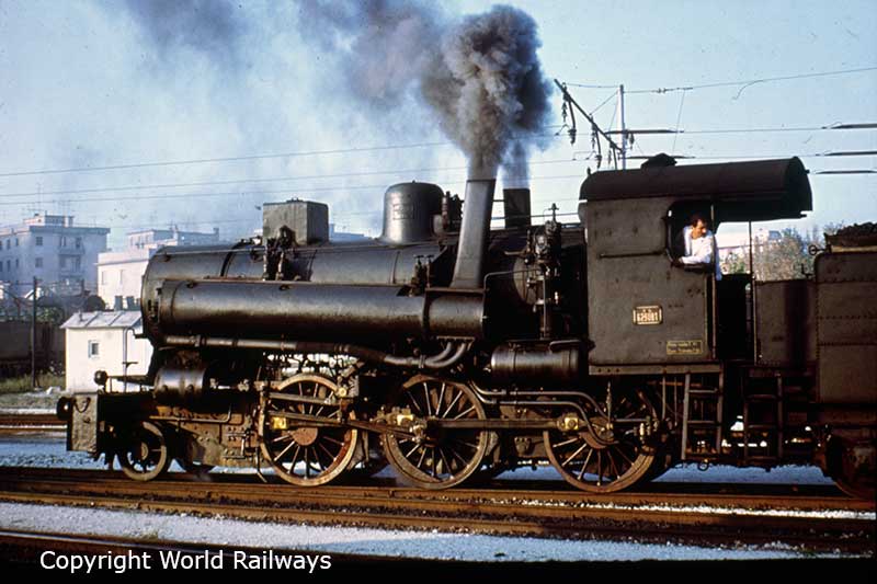 World - Italian State Railways (FS) 623 class 2-6-0 623.081 seen pre ...