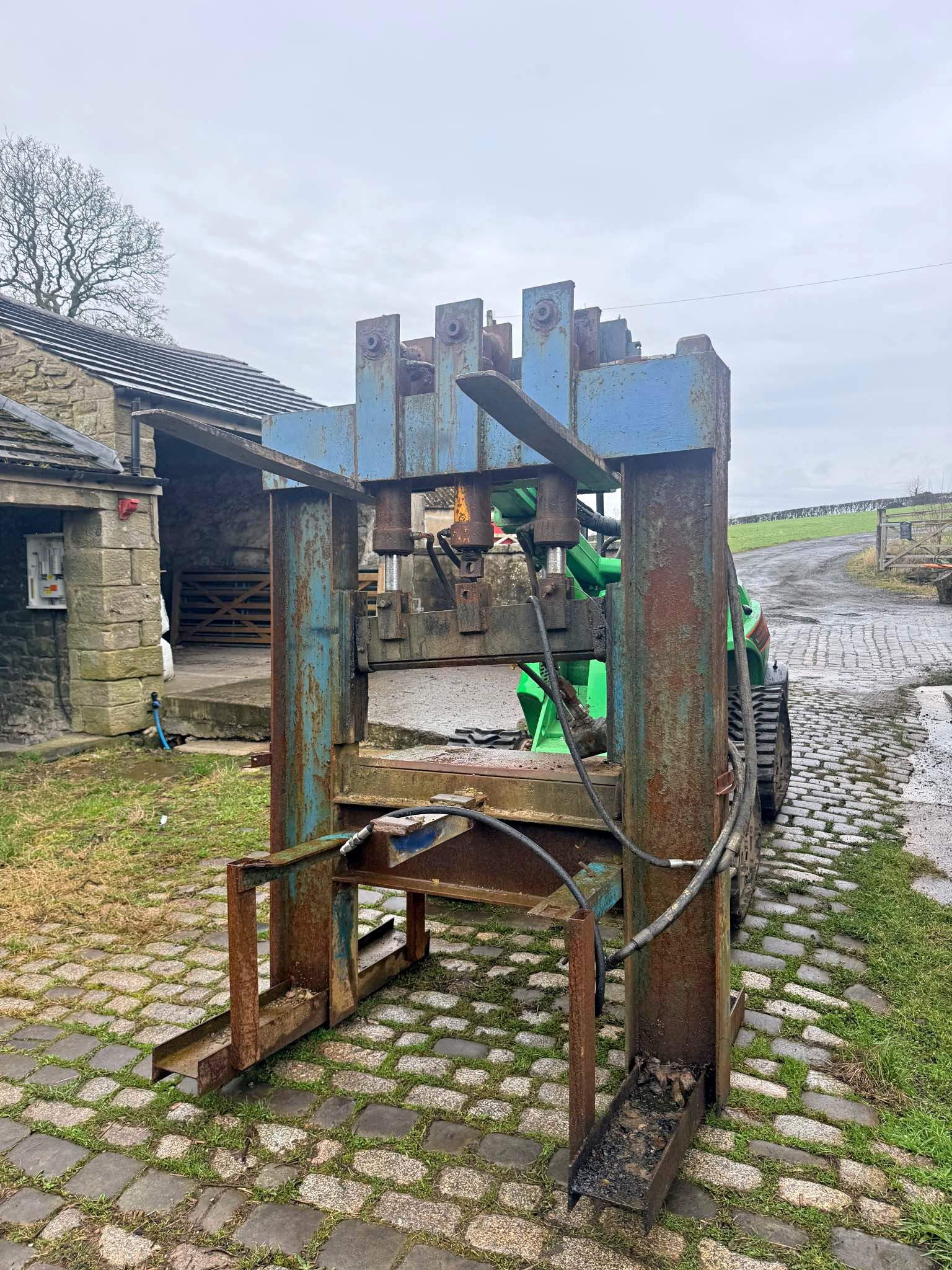 Hydraulic stone cropper - Miscellaneous - Burnley, Lancashire ...