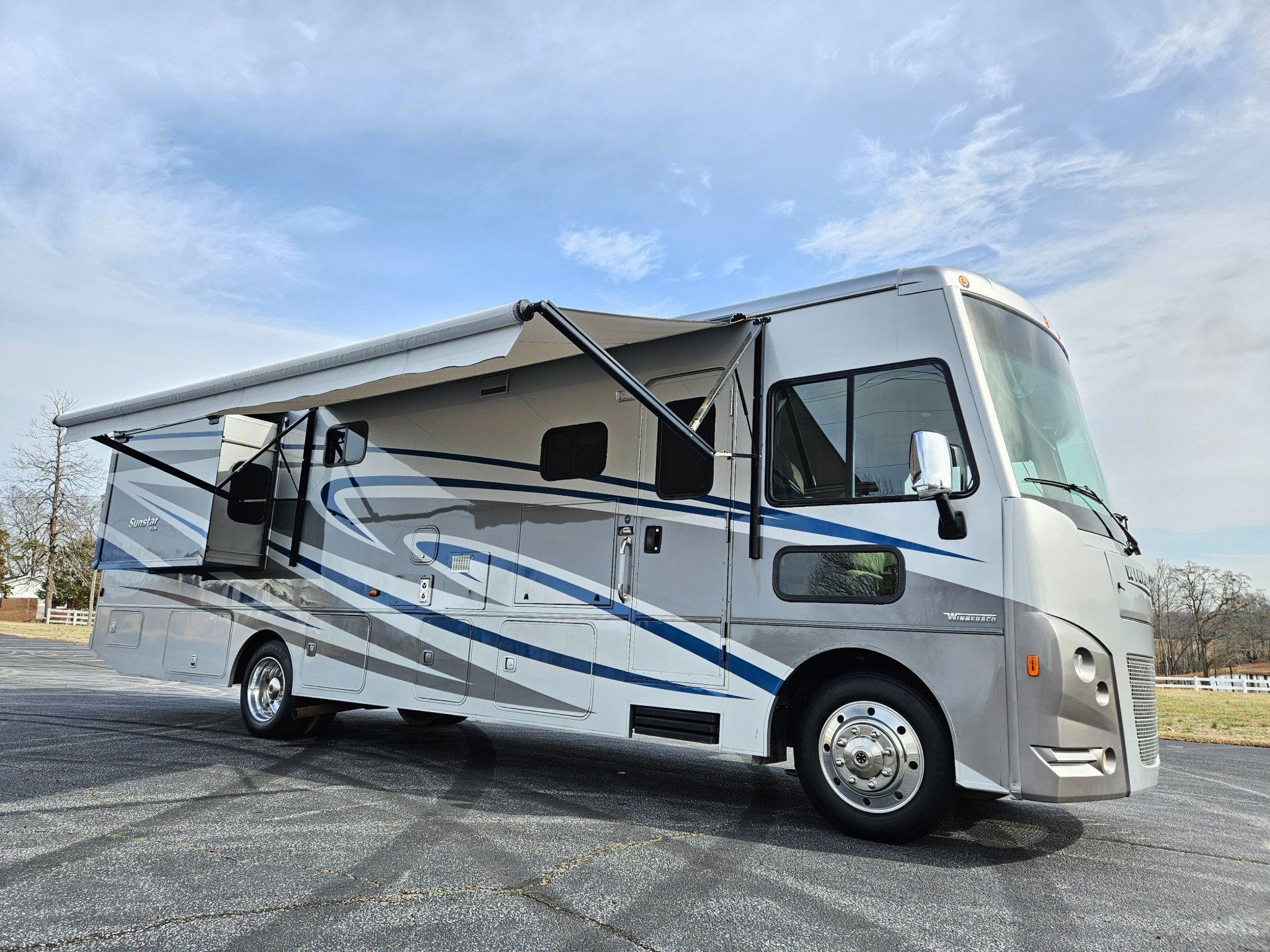 2017 Winnebago Sunstar LX 35F RV Motorhome Camper Full Body Paint ...
