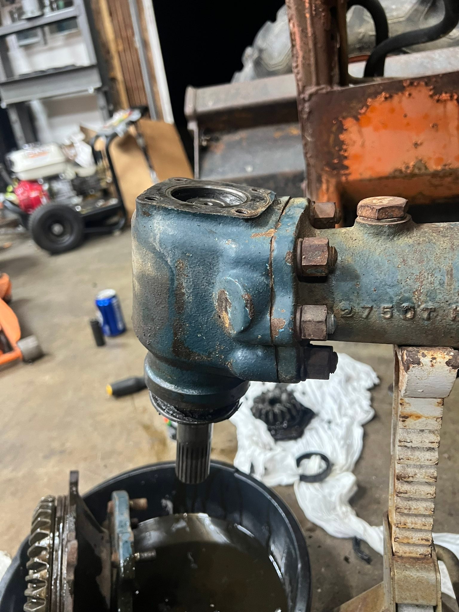 Looking for a BEVEL GEAR CASE for a L275. Or a front end assembly
