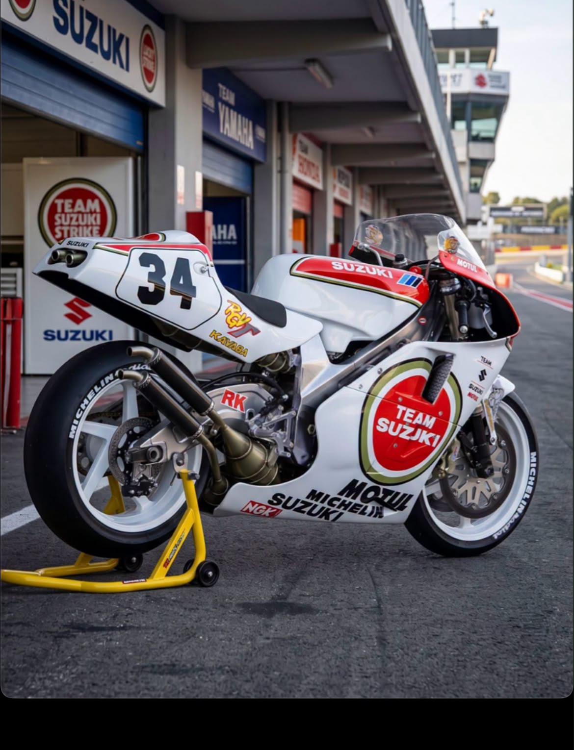 1993 WGP 500cc class KEVIN SCHWANTZ's RGVΓ(XR79)〜♪( ´θ｀)ノ