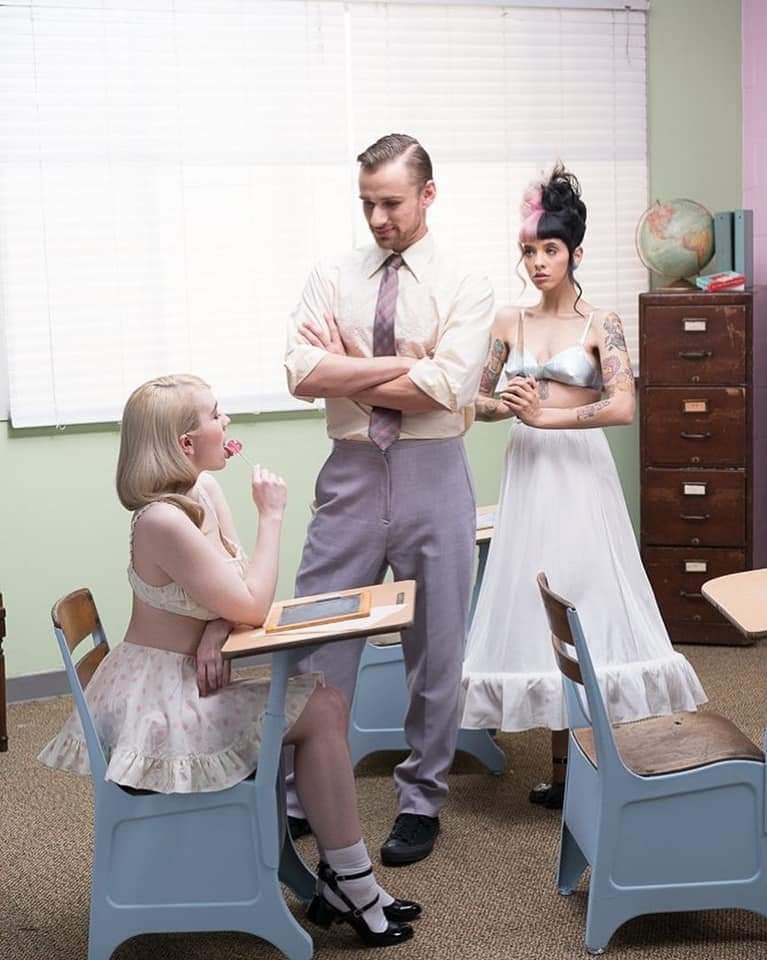CRY BABY - photoshoot da primeira versão do k-12! | فېسبوک