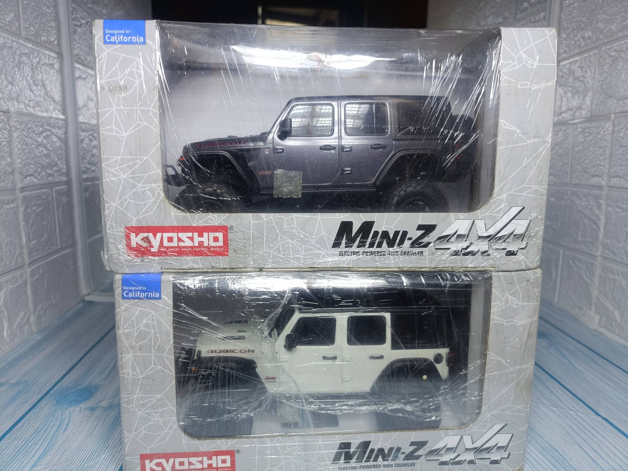 Kyosho Mini-Z 4x4 Jeep 2台セット Kyosho Mini-Z 4x4 in stock! official licensed by Jeep, Toyota