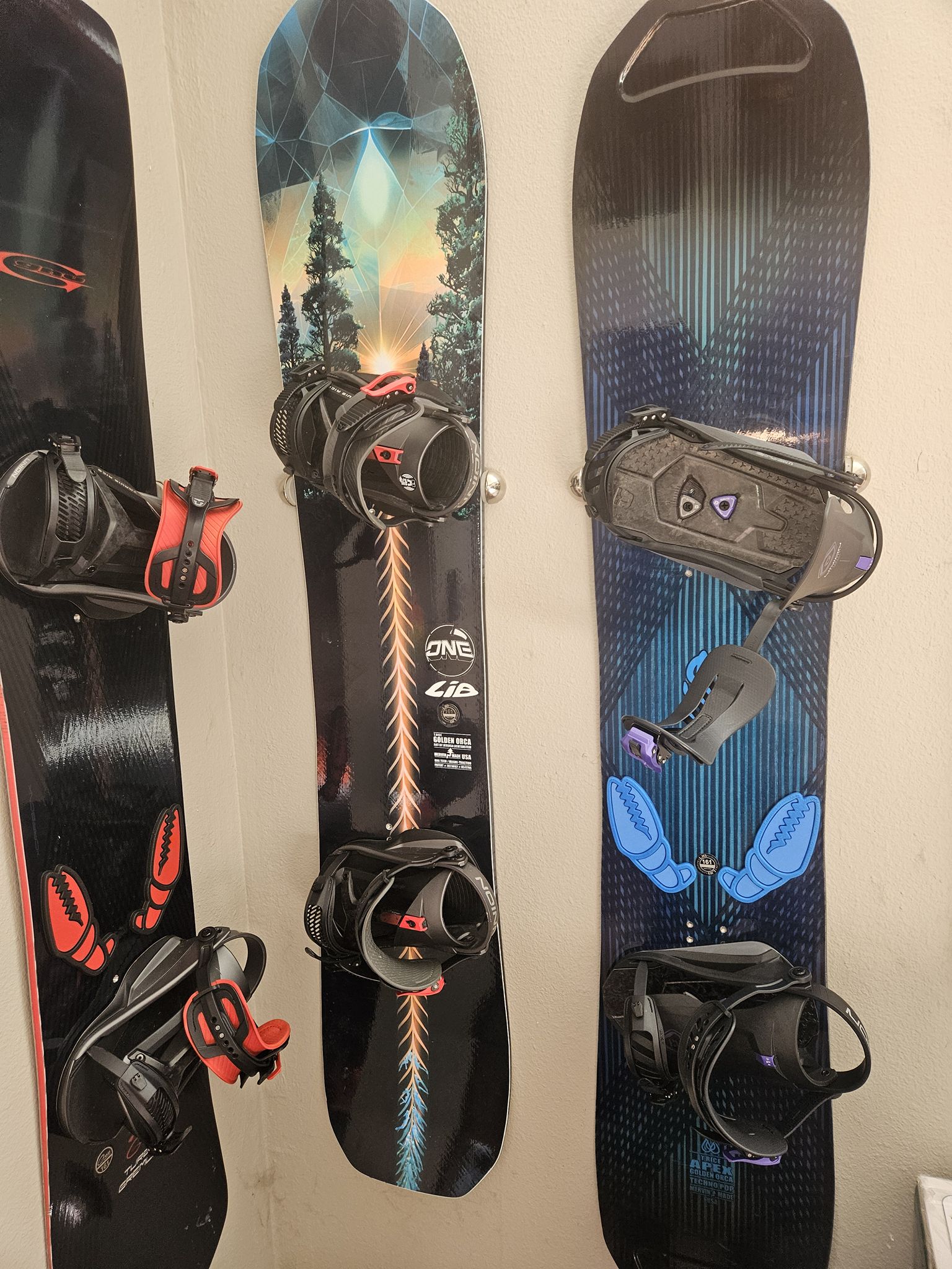 Lib Tech Golden Orca snowboard with bindings