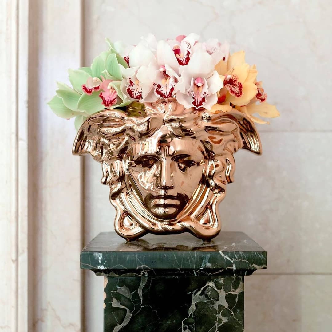 New elegant Official Rosenthal meets Versace Medusa Grande collection - The iconic Break the Bank Medusa silhouette is reinterpreted