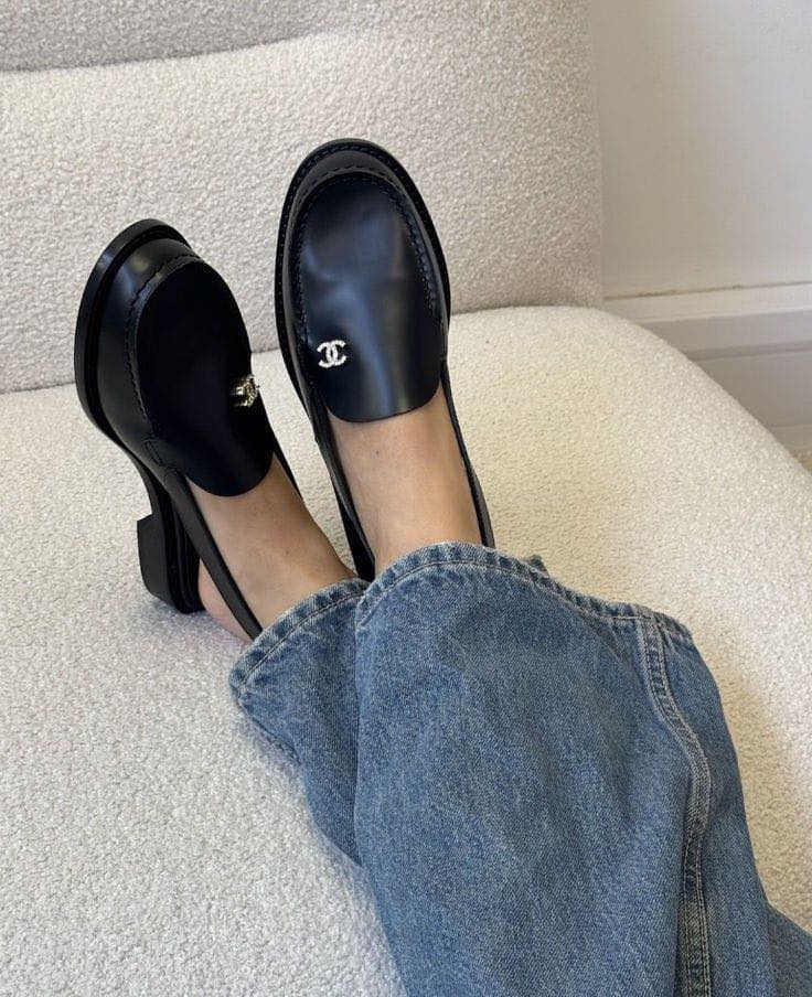 Ohhh my Gush! Look at these. Original Chanel. Super beautiful and
