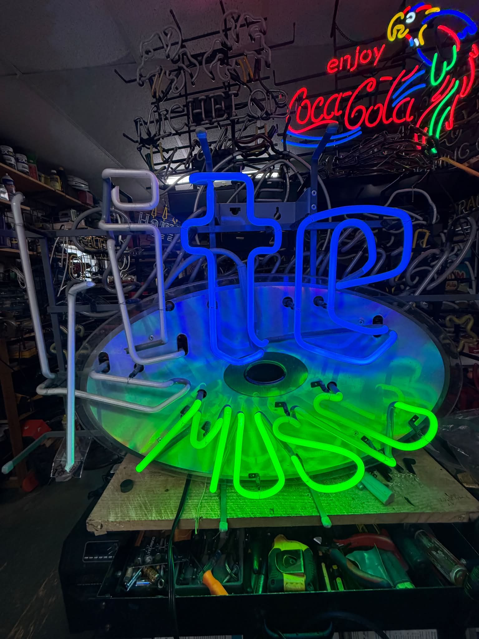 Lee's Diner neon sign restoration update