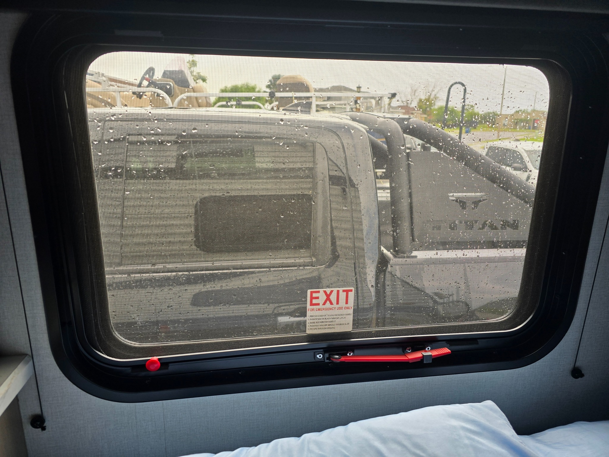 Keystone Coleman 13B / 13R Owners | Can you open this window to let air ...