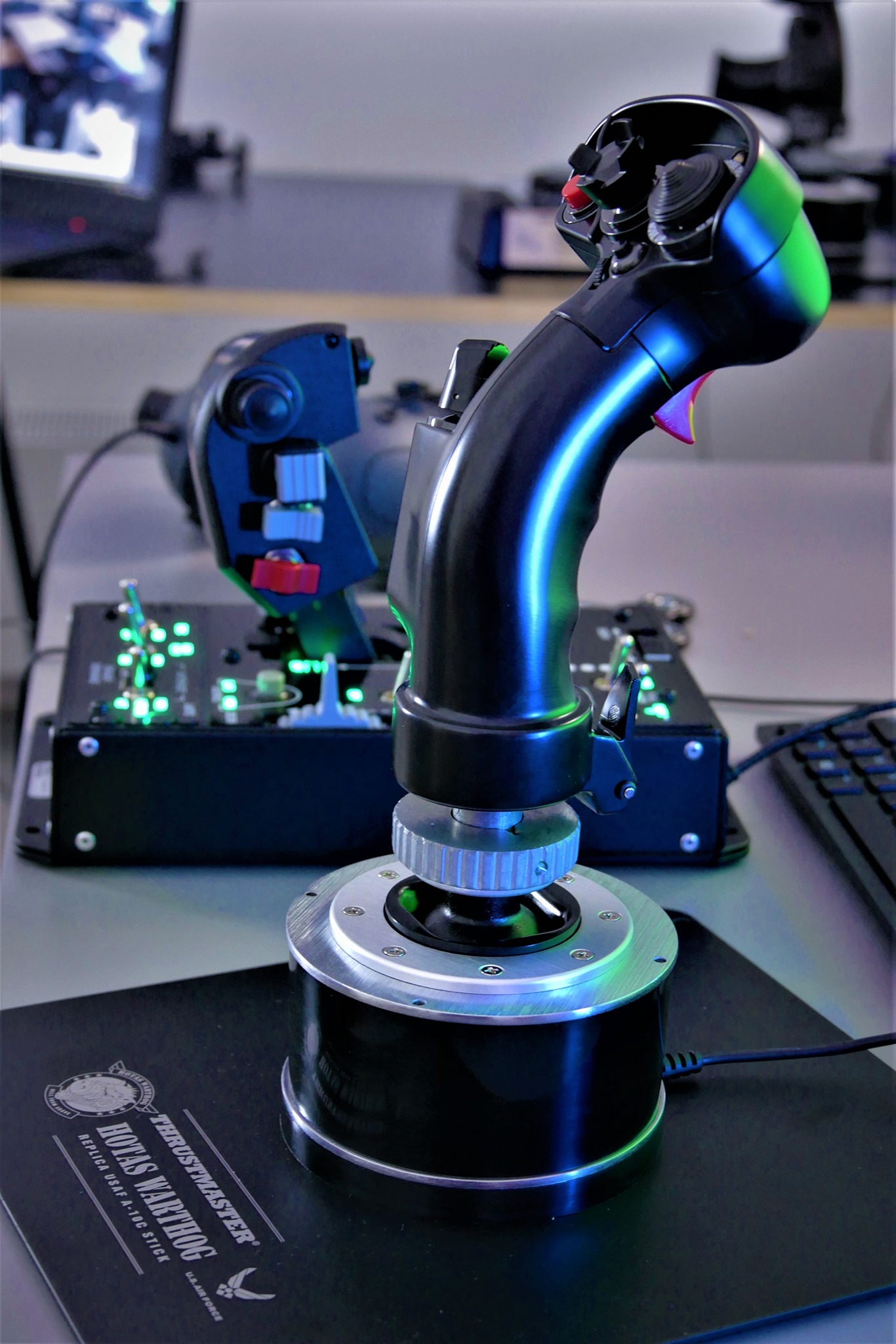 Thrustmaster - HOTAS Magnetic Base | Put together your very own 