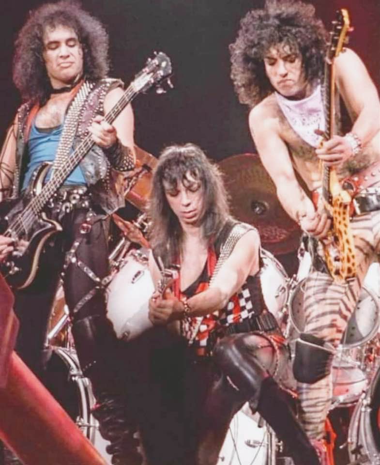 KISS - LICK IT UP - WORLD TOUR (1983)