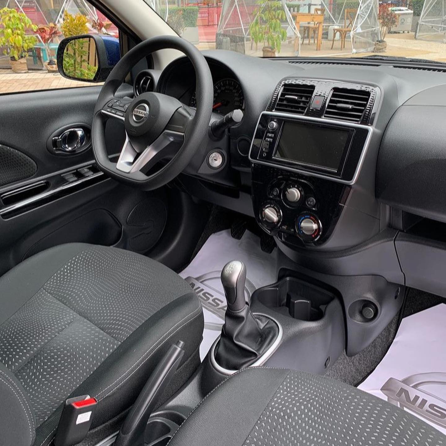 FOX AUTOS - EL EXITOSO NISSAN MARCH 2022! Estrena diseño...
