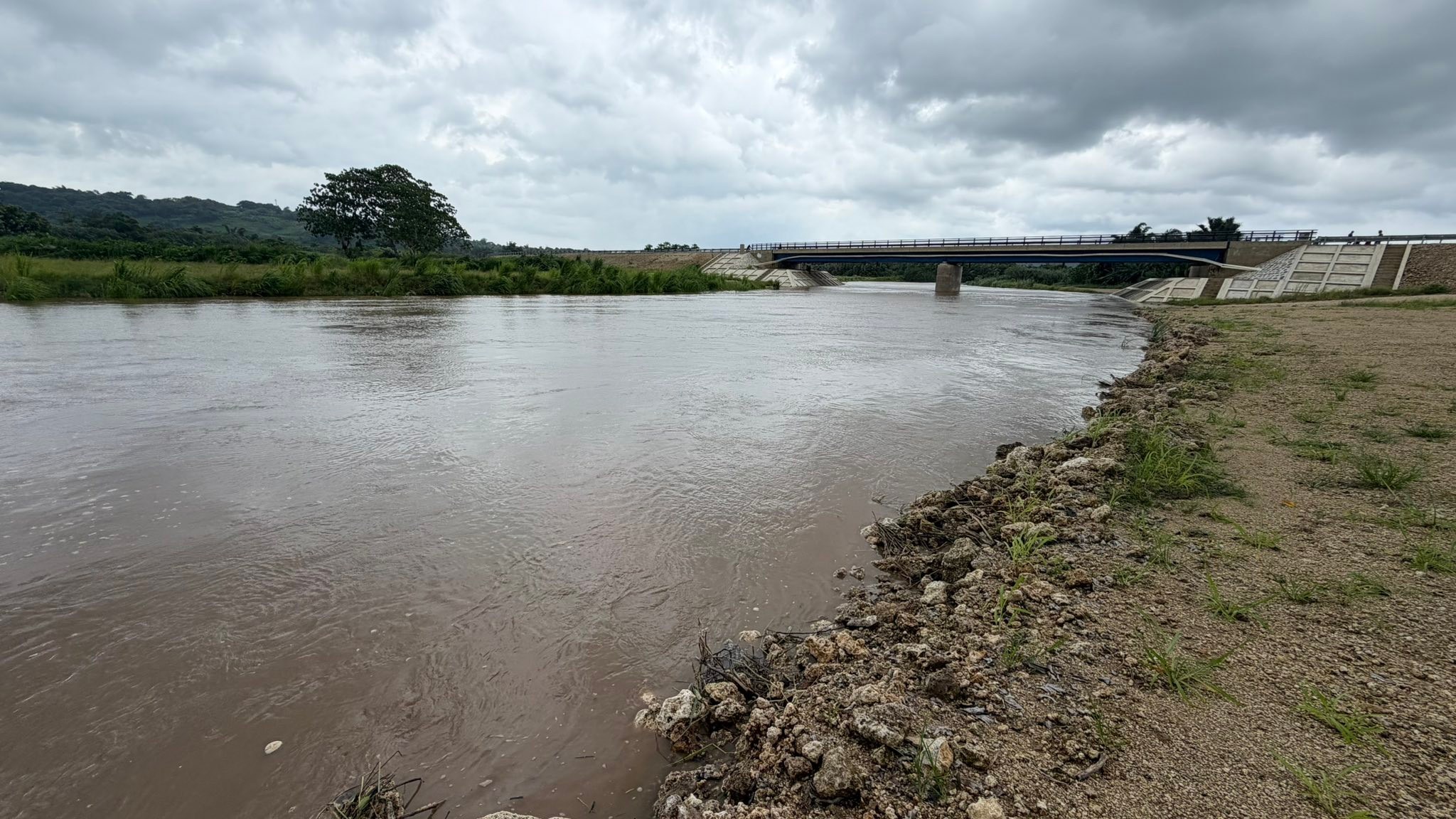 The Dialogue | Water level rises at Teouma river, luckily the bridge is ...