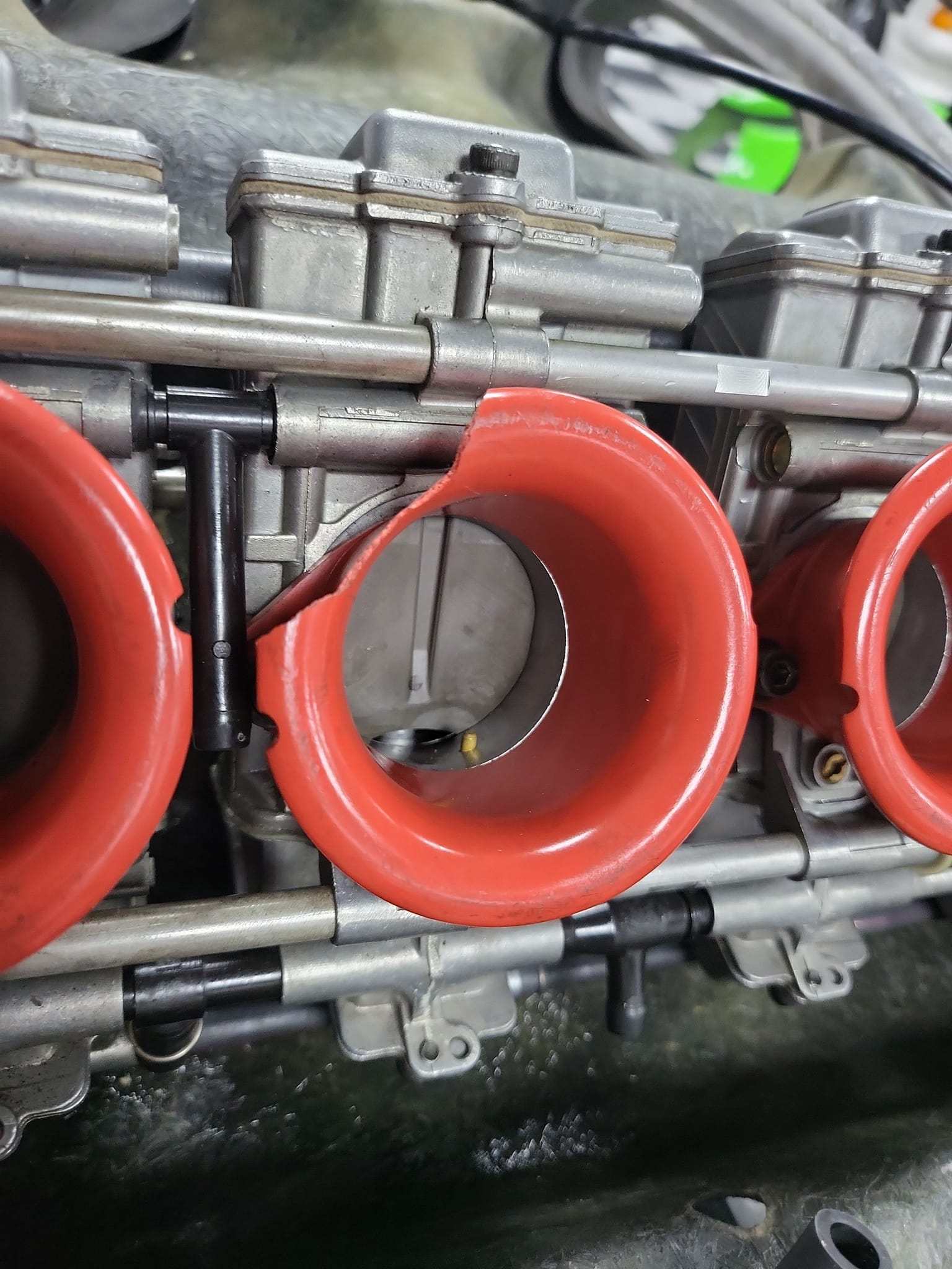 Airbox tray for 1997 Kawasaki ZX6R fitted with Keihin FCR carbs