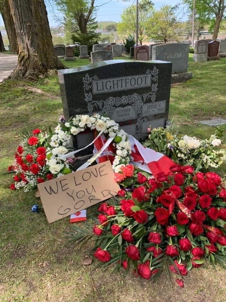Gordon Lightfoot's grave in St Andrews and St James Cemetery