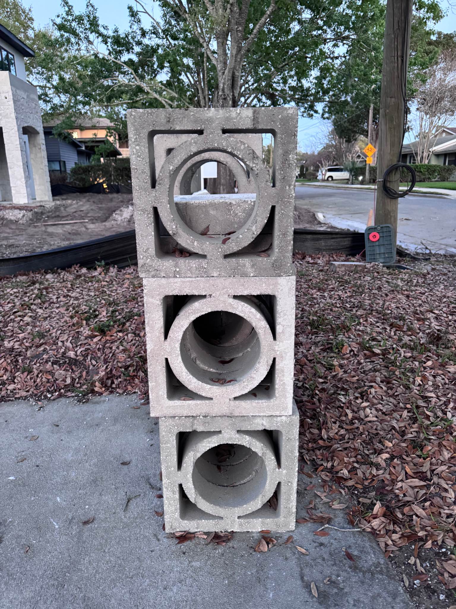 24 Mid-Century Modern Breeze Blocks – Circle Pattern Concrete Screen ...