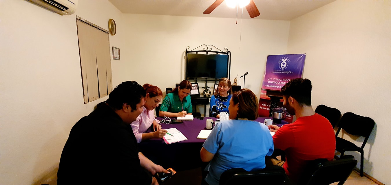 Tr... - Asociación Mexicana De Psicoterapia Y Tanatología A.C.