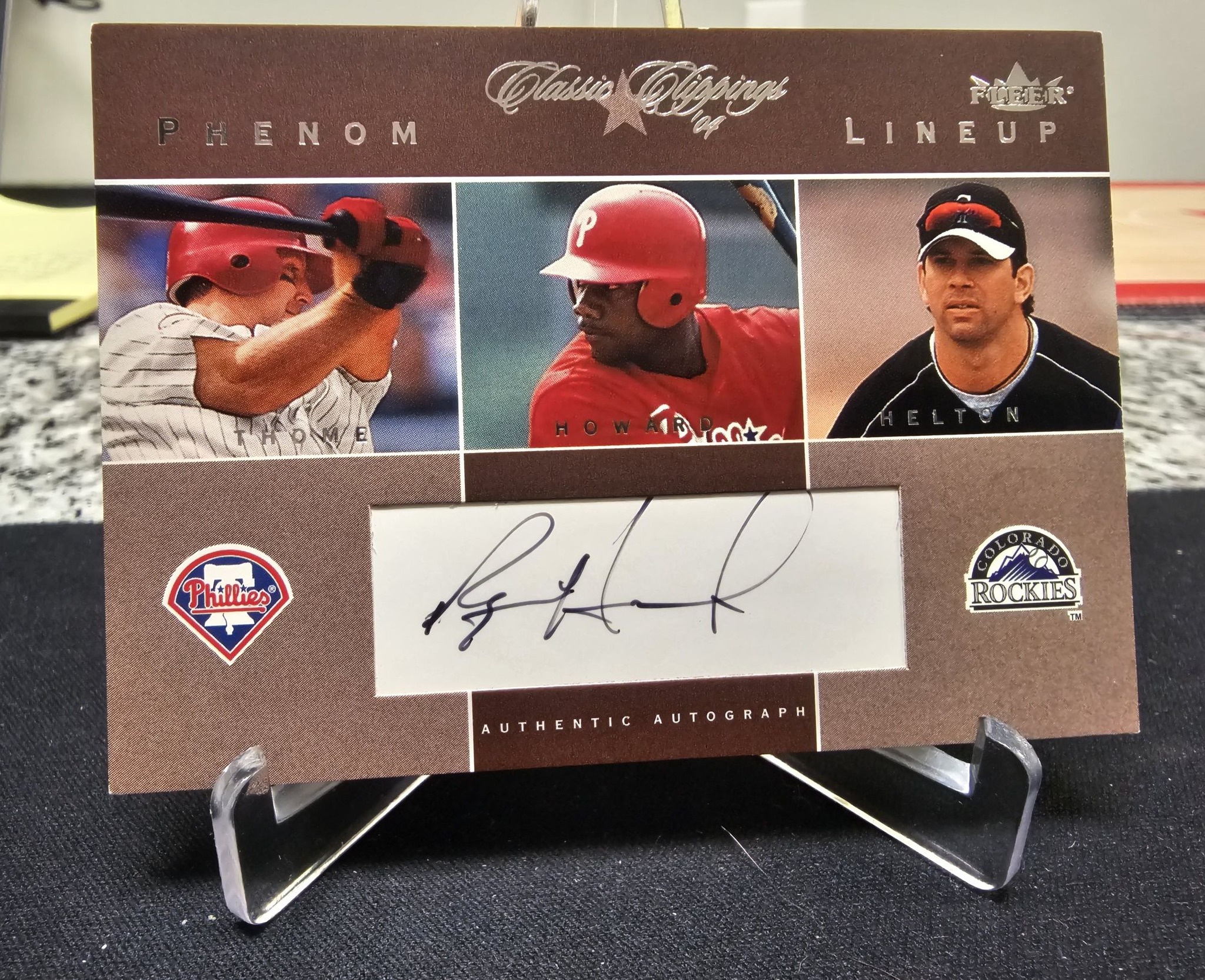 Fleer 2004 classic clippings rookie autograph