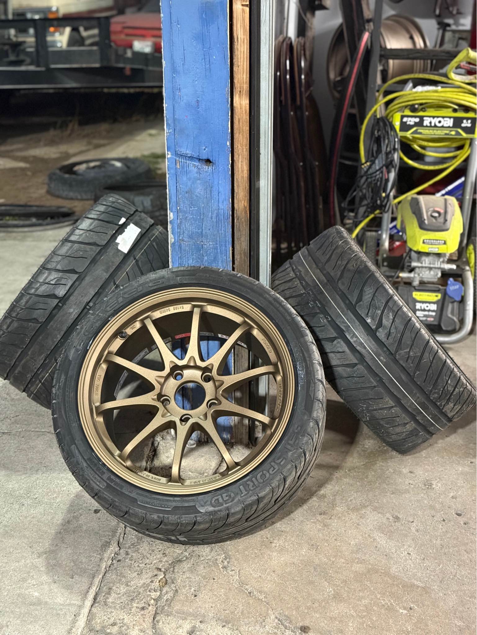 I have for sale or for trade my Rays CE28SL Matte blast Bronze I