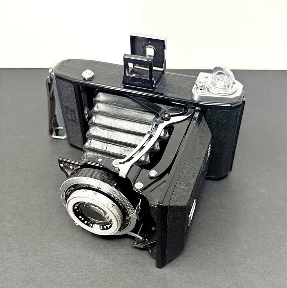 Zeiss Ikon Ikonta 521/2 120 camera, a beautiful vintage