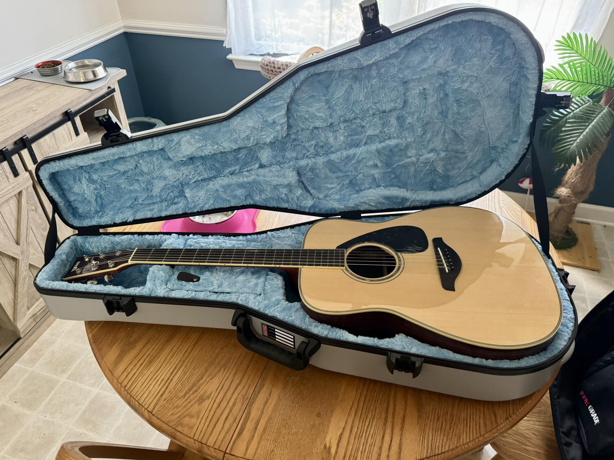 Why is the Yamaha A1R guitar not mentioned often?