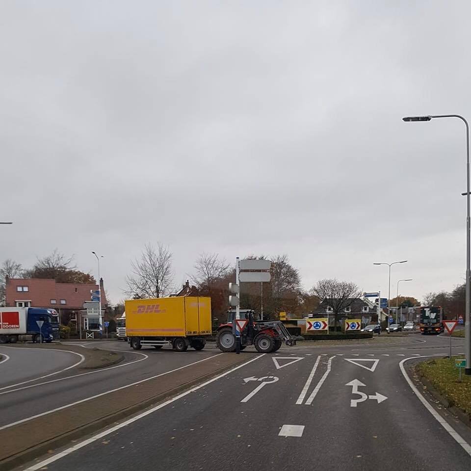 Dhl Parcel We Zijn Er Als De Kippen Bij De Nieuwste Facebook