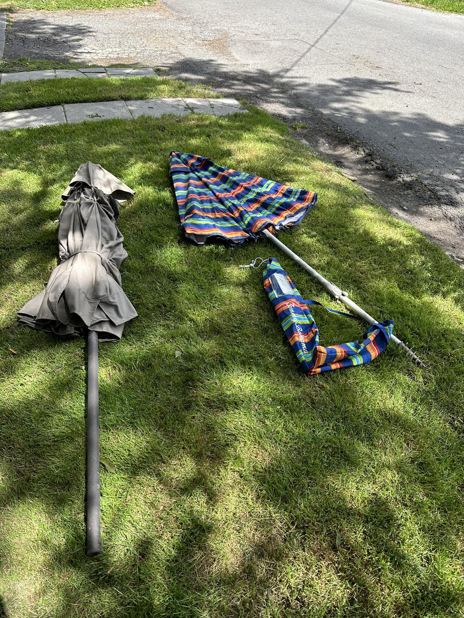 free patio umbrellas Business & Pleasure Co. The Umbrella sided market umbrella  UV FREE Patio Set + 2