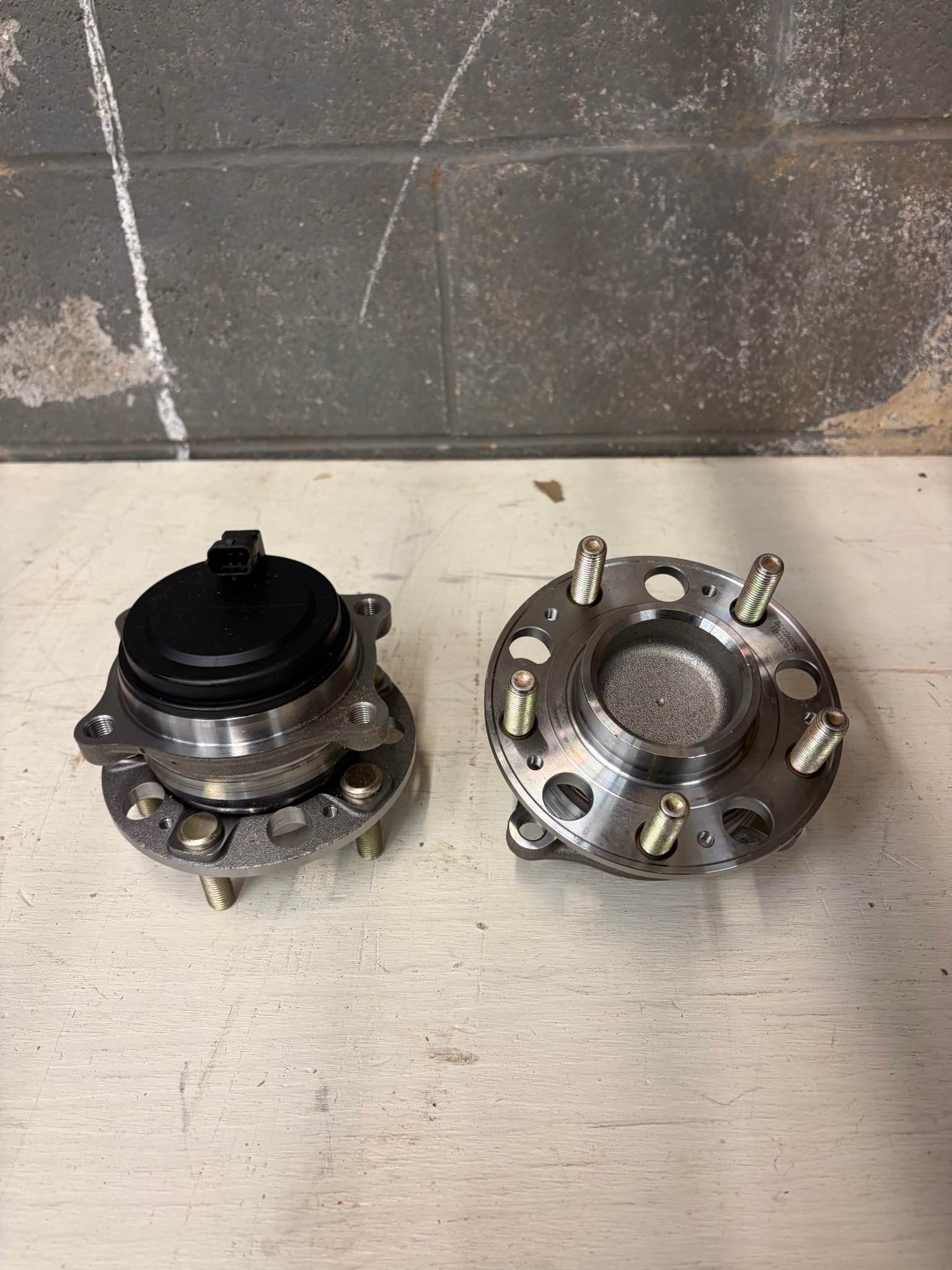 2-Pack Rear Wheel Hub & Bearing Assembly For Hyundai Sonata, Tucson, Kia Optima (FWD)