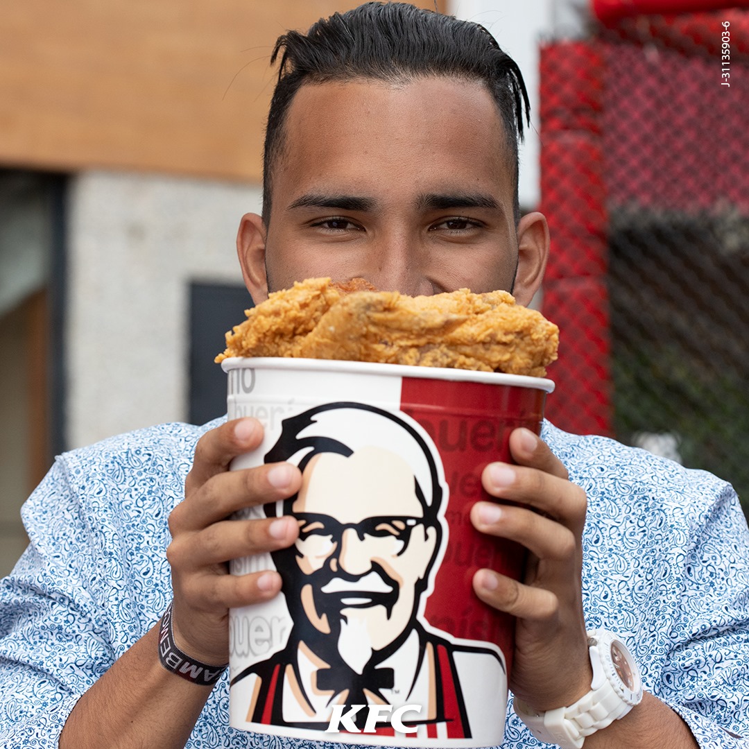 KFC - Tu bucket favorito en la historia de los buckets, lleno de sabor ...