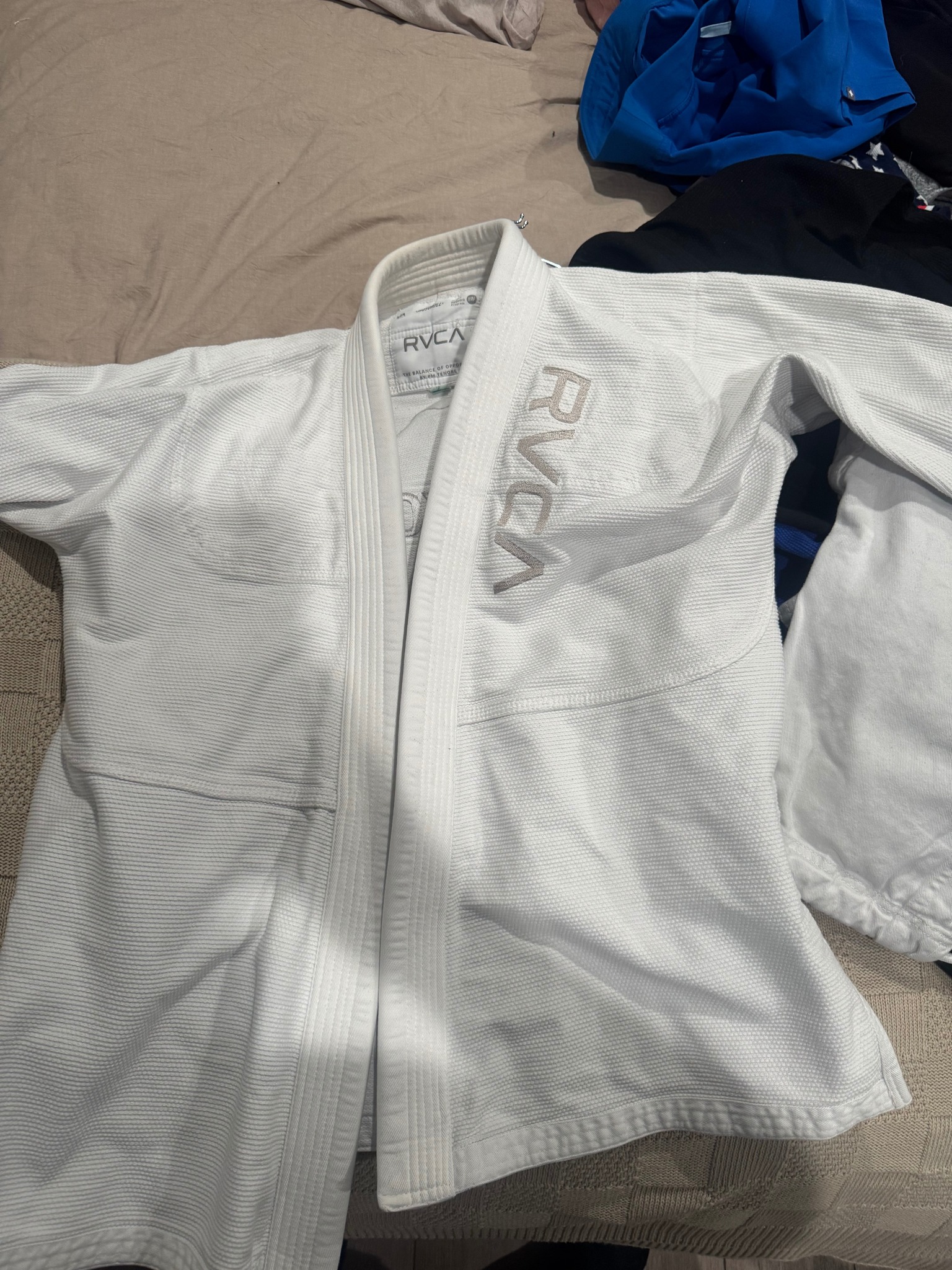 Rvca X shoyoroll gi a2 80.00 in great condition