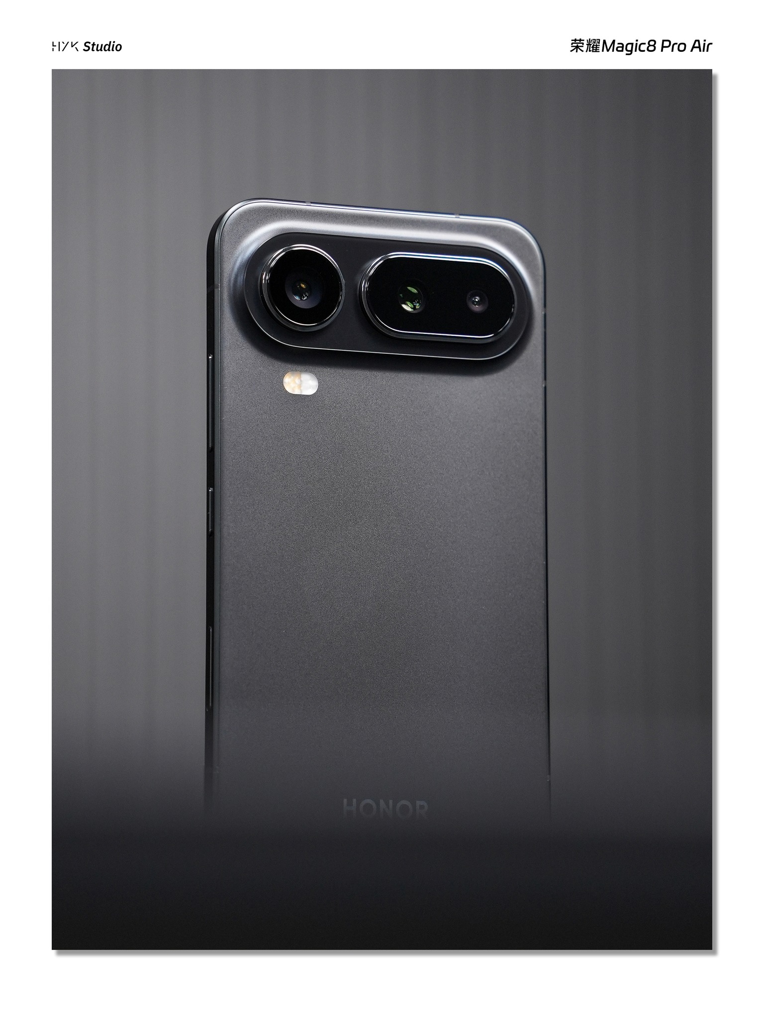 The HONOR Magic7 RSR x Porsche Design has finally arrived! Now