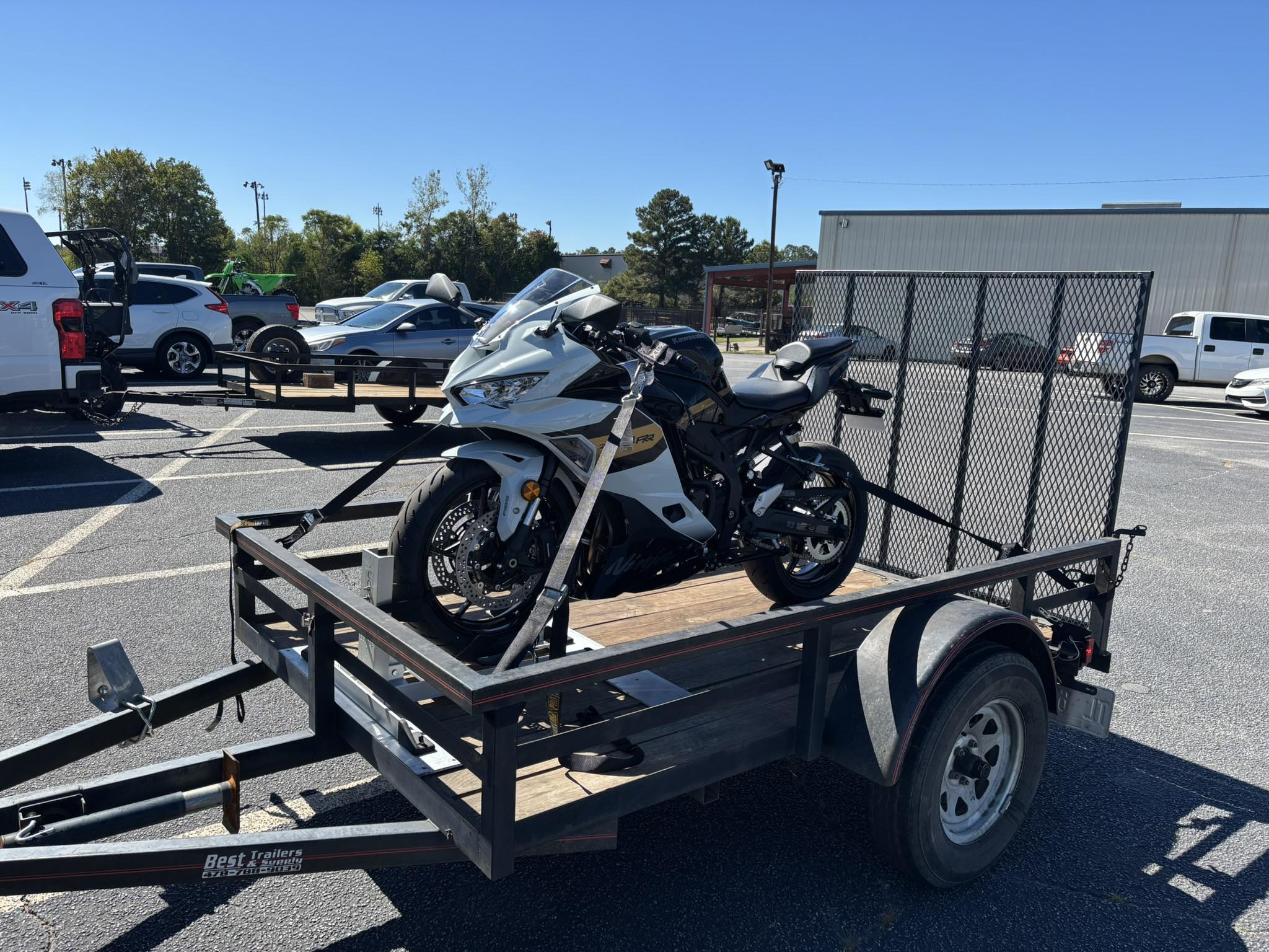 KAWASAKI ZX4RR coming in hot for some cool engine works taking