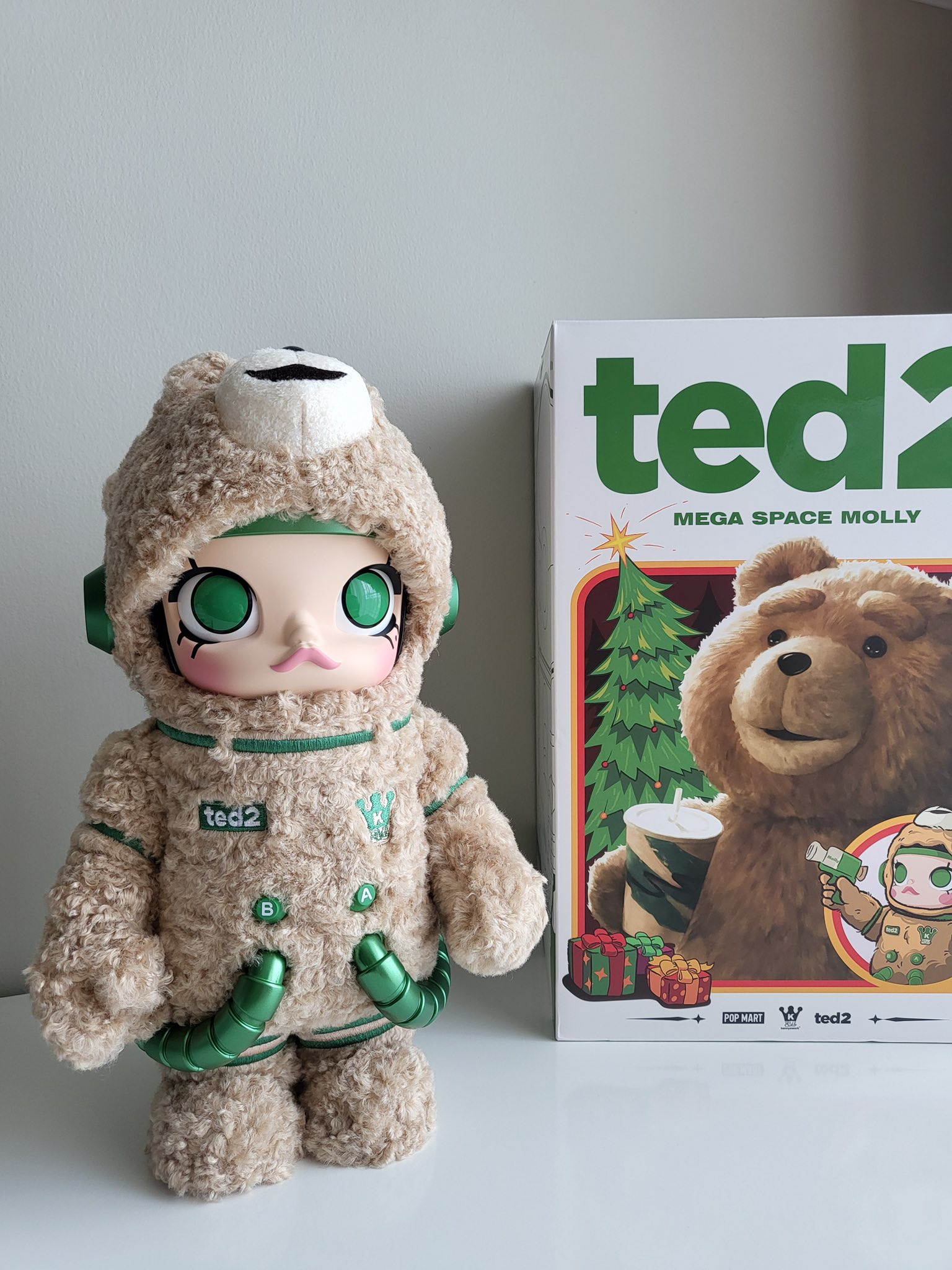 ✨ Pop Mart Mega Space Molly Ted 2 (400%)