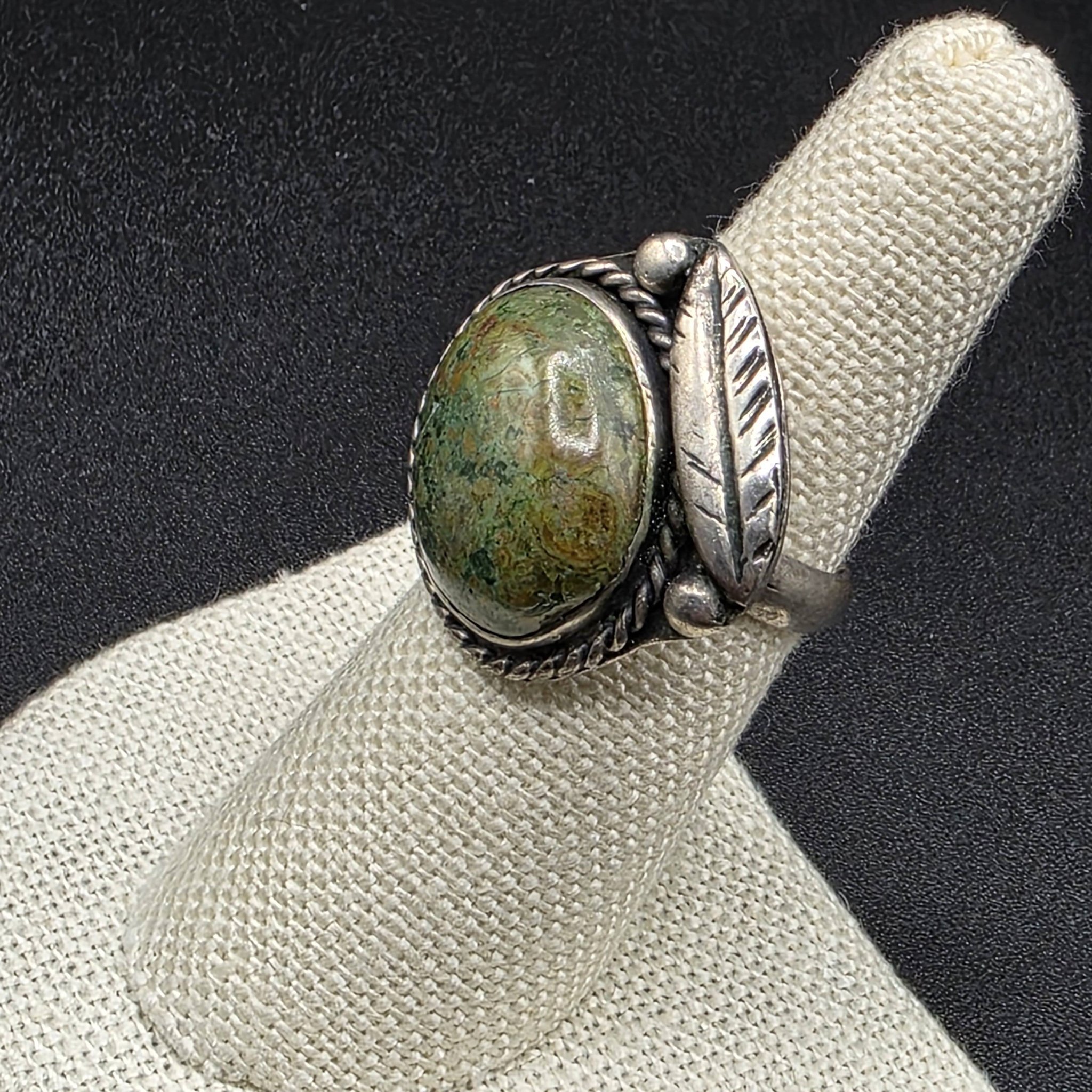 Is this 925 silver ring with green turquoise Navajo?