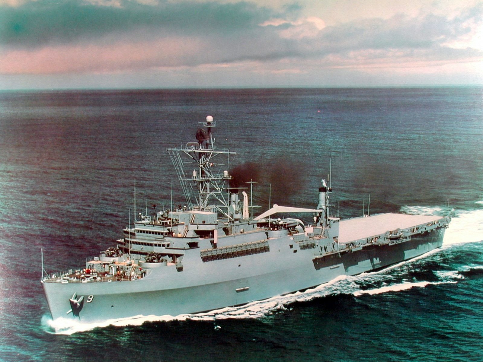 USS Point Defiance (LSD-31), Vietnam 1971, 1972.