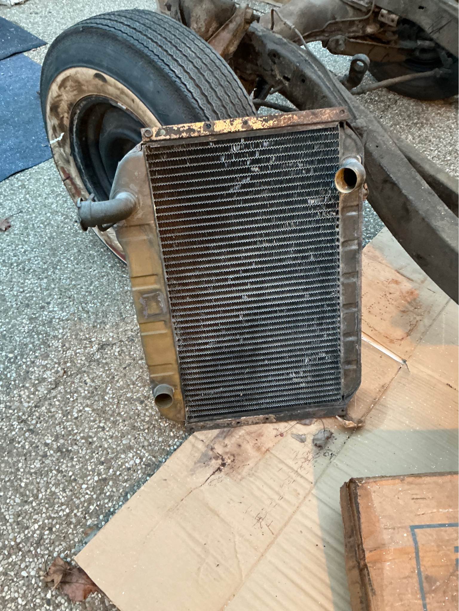 C1 corvette car radiator - Car Exterior Parts - Elizabethtown, Kentucky ...