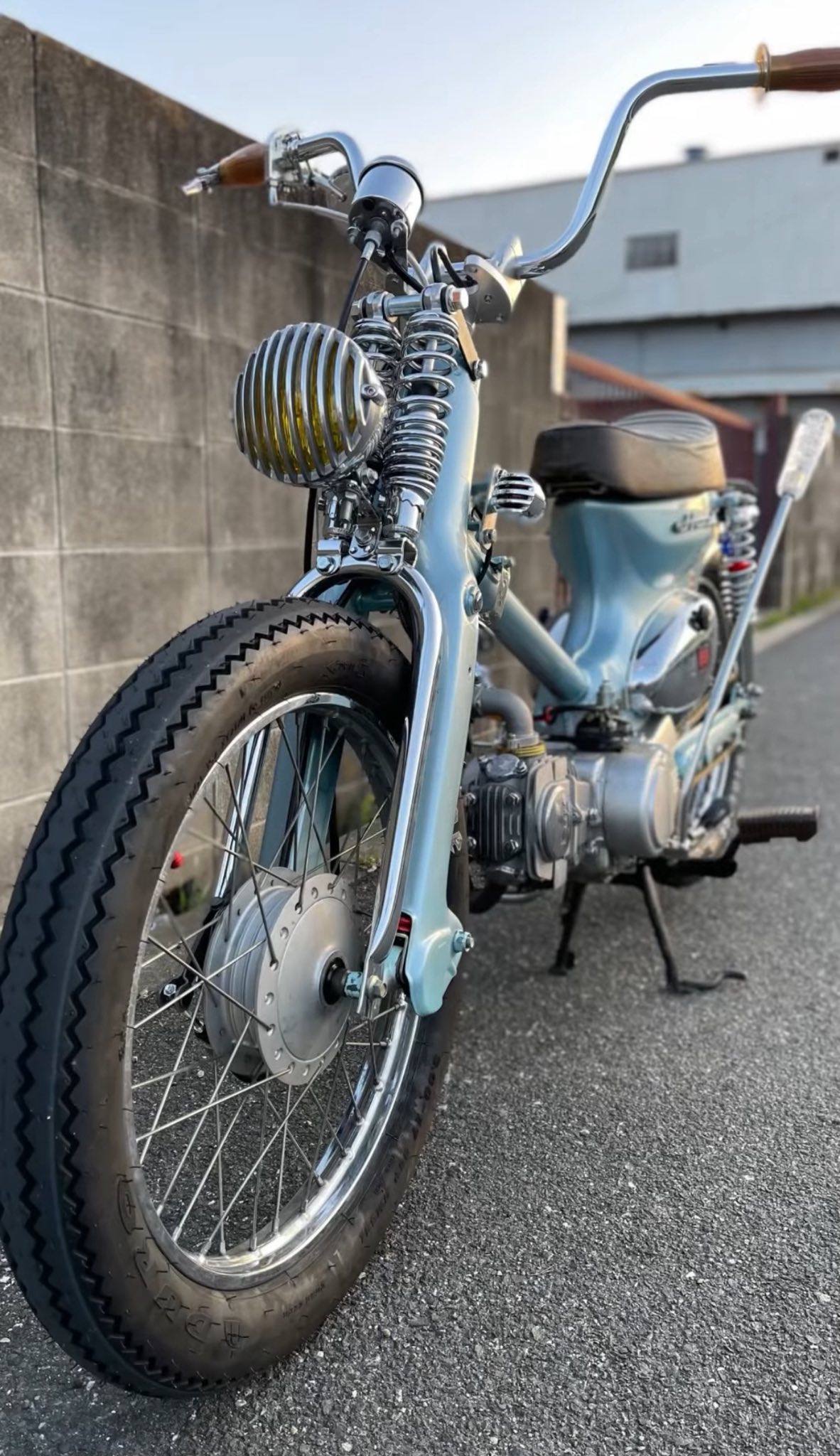 どうぞよろしくお願い申し上げます🙇 リトルカブ125ccカスタムです。