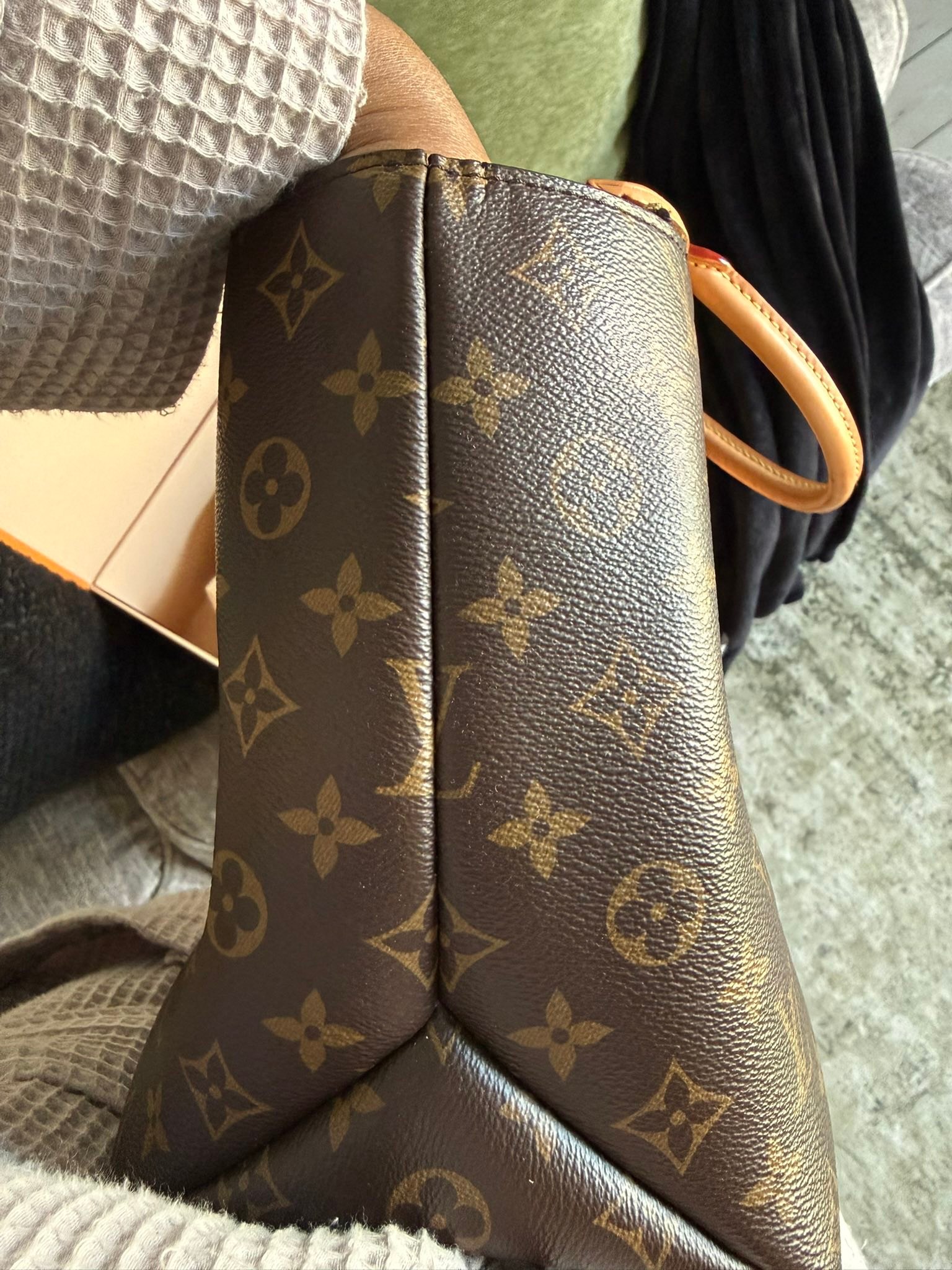 Where to sell used LV purse in excellent condition?