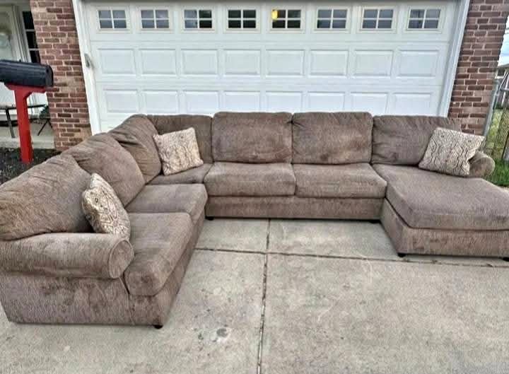 A FREE clean sectional couch - Sofas, Loveseats & Sectionals - Port ...