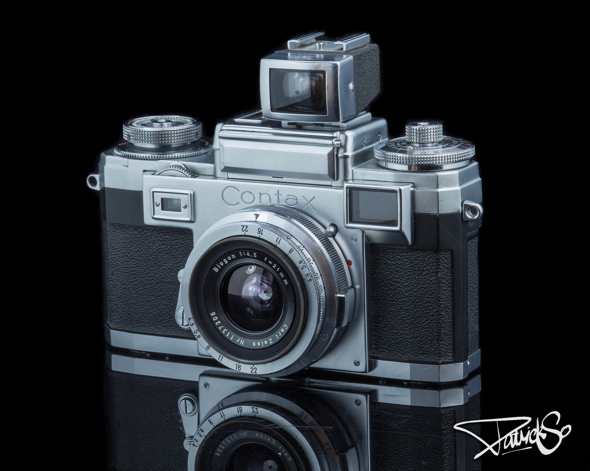 Zeiss Ikon Contax IIA camera with Biogon lens