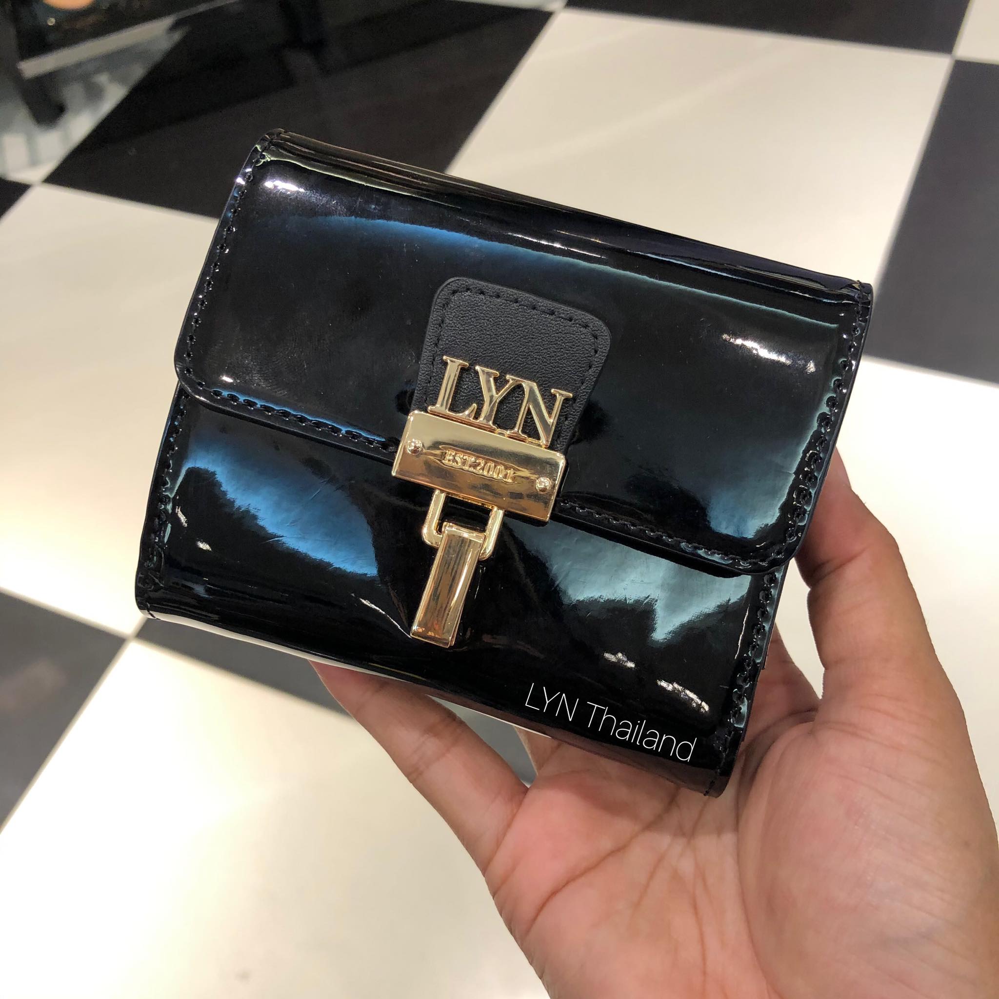 LYN Thailand - #กระเป๋าสตางค์LYN รุ่น Sally Short Wallet...
