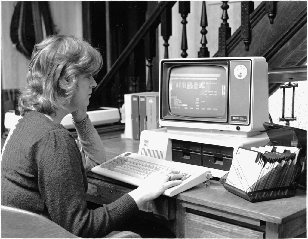 Do you remember what home computers... - Archives of Ontario | Facebook
